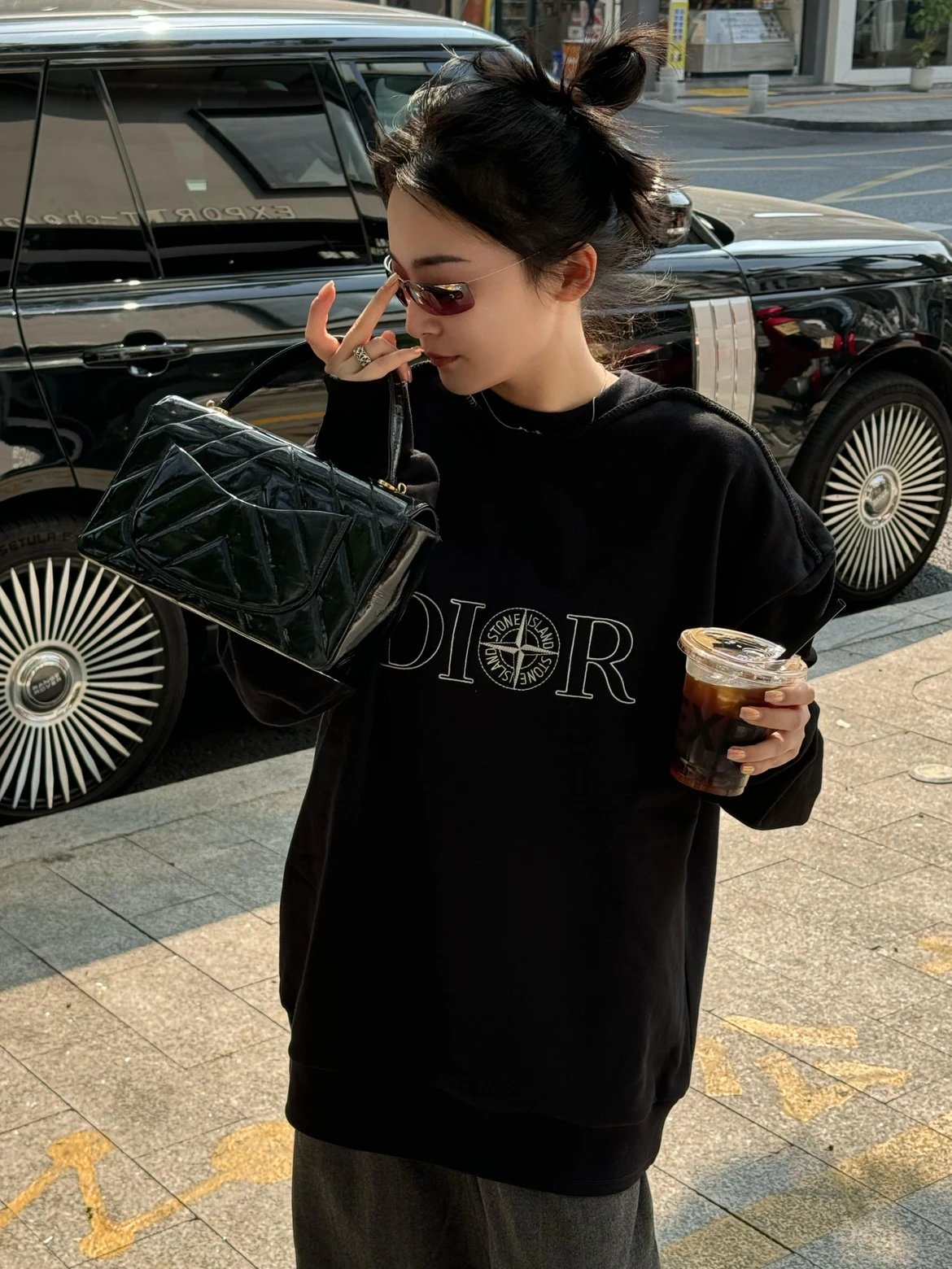 RD-C260 · Embroidered Crewneck Sweatshirt – Black showcase view 3