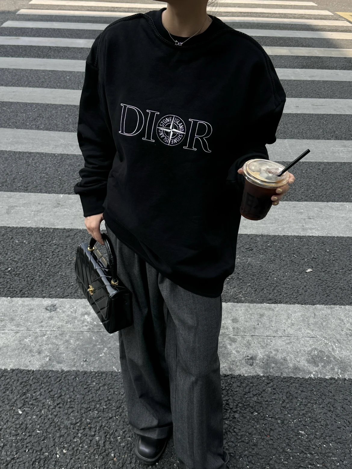 RD-C260 · Embroidered Crewneck Sweatshirt – Black showcase view 9