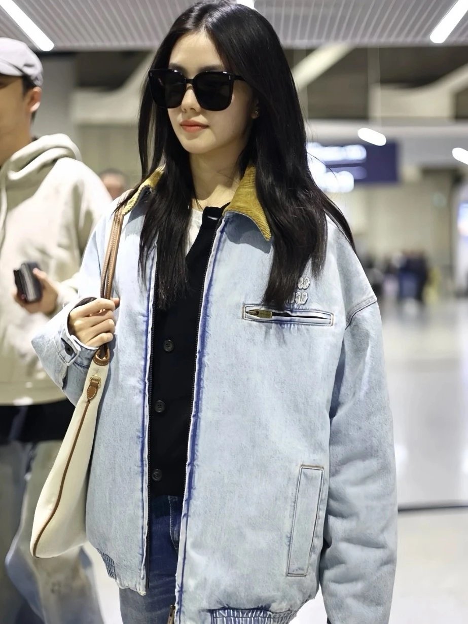 RD-C319 · Sky-Blue Denim Collar Padded Jacket showcase view 7