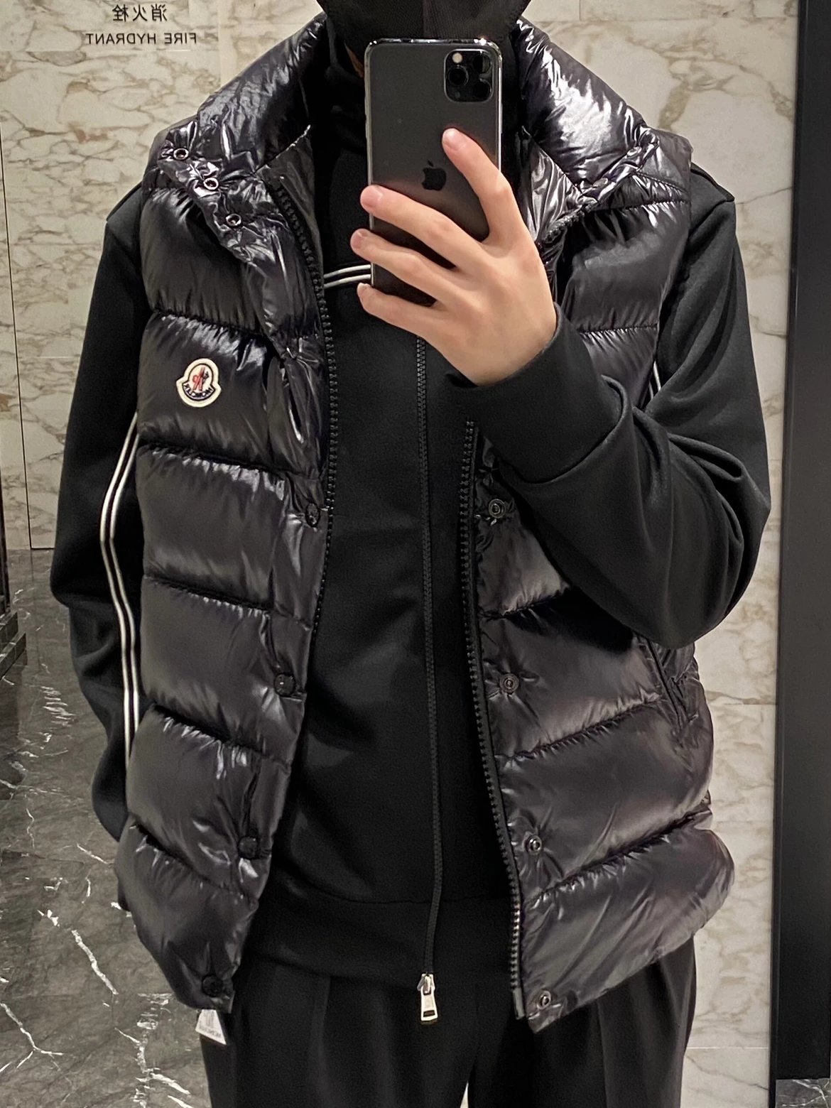 RD-C320 · Hooded and Hoodless Puffer Vest showcase view 9