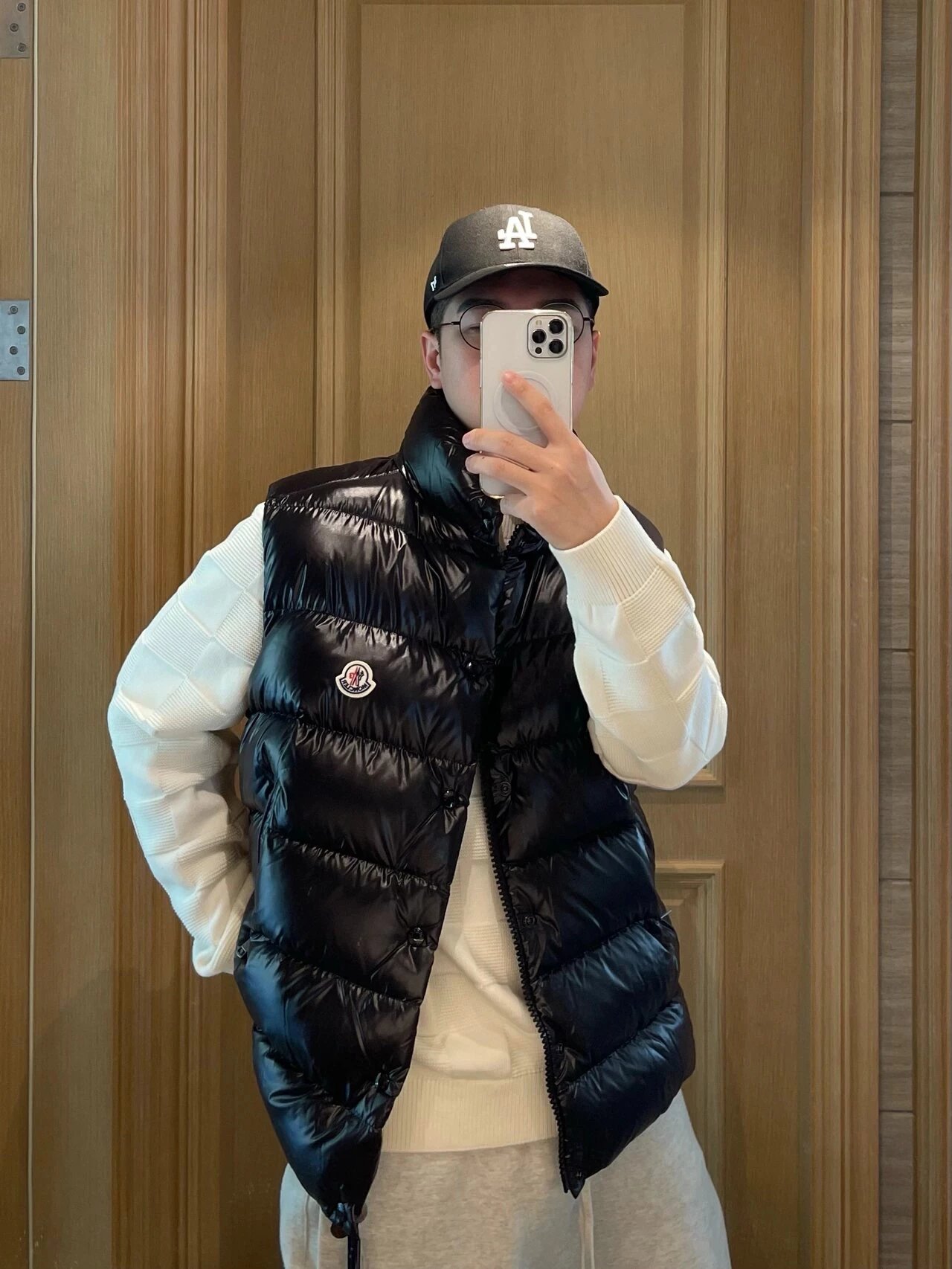 RD-C320 · Hooded and Hoodless Puffer Vest showcase view 12