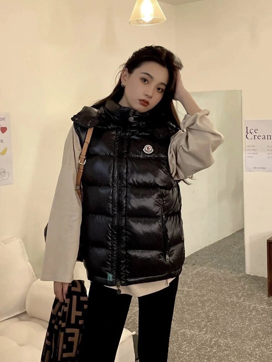 RD-C320 · Hooded and Hoodless Puffer Vest showcase view 15