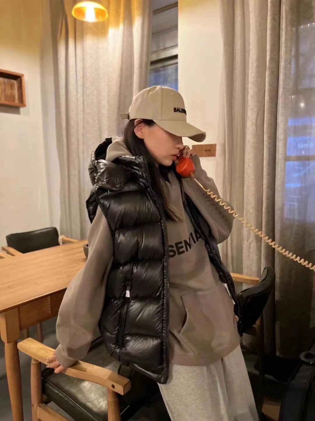 RD-C320 · Hooded and Hoodless Puffer Vest showcase view 16