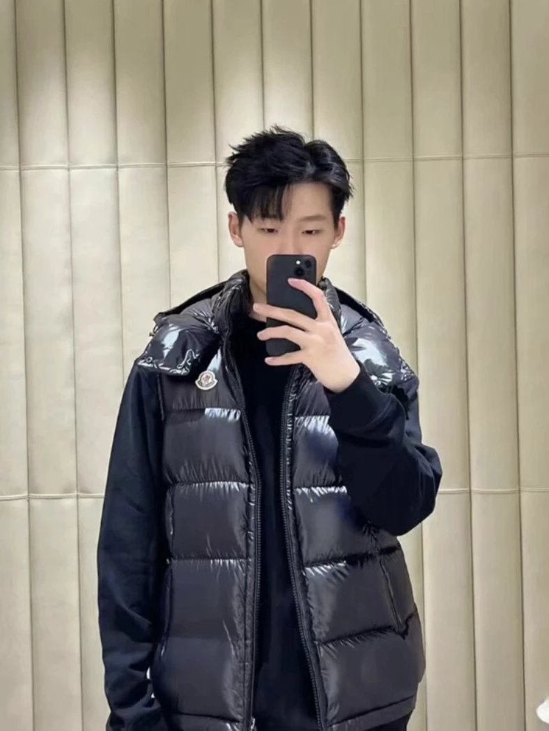RD-C320 · Hooded and Hoodless Puffer Vest showcase view 17