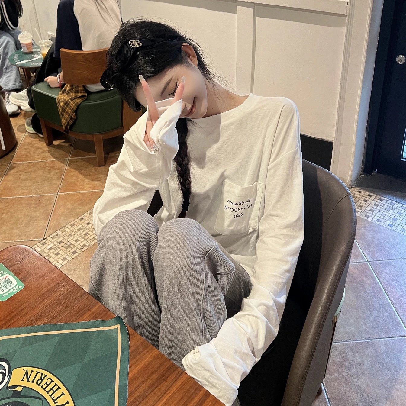 RD-C394 · Pocket-Print Long-Sleeve T-Shirt showcase view 7