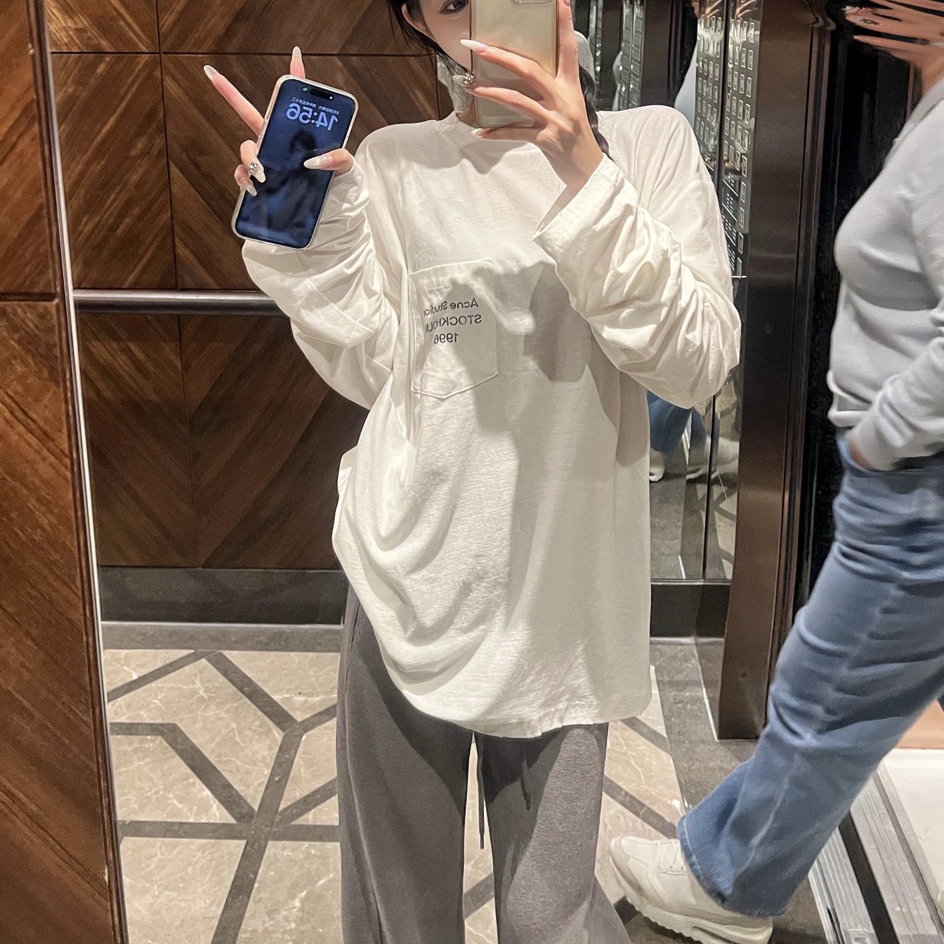 RD-C394 · Pocket-Print Long-Sleeve T-Shirt showcase view 8