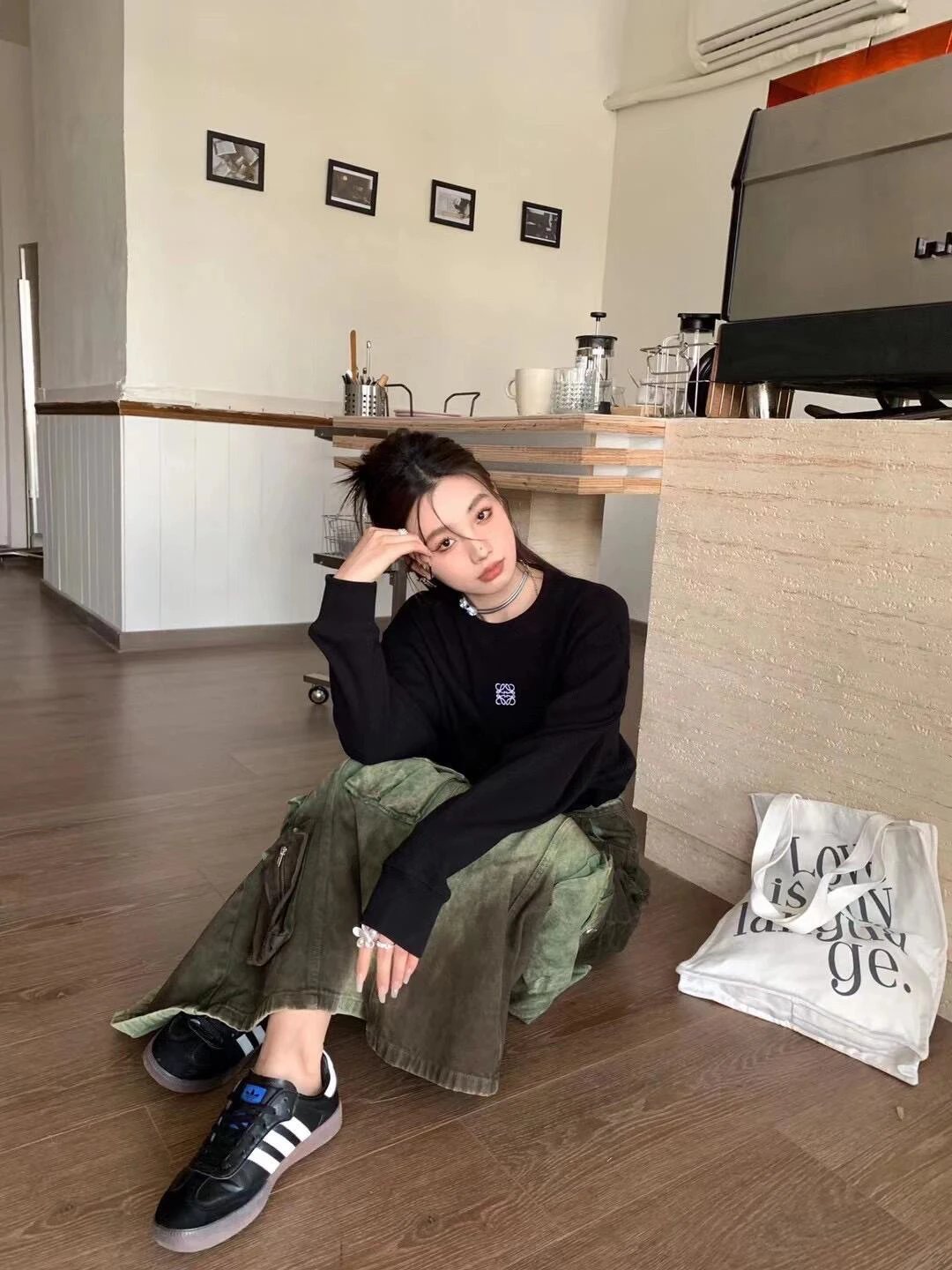 RD-C395 · Anagram Relaxed Long-Sleeve T-Shirt showcase view 3