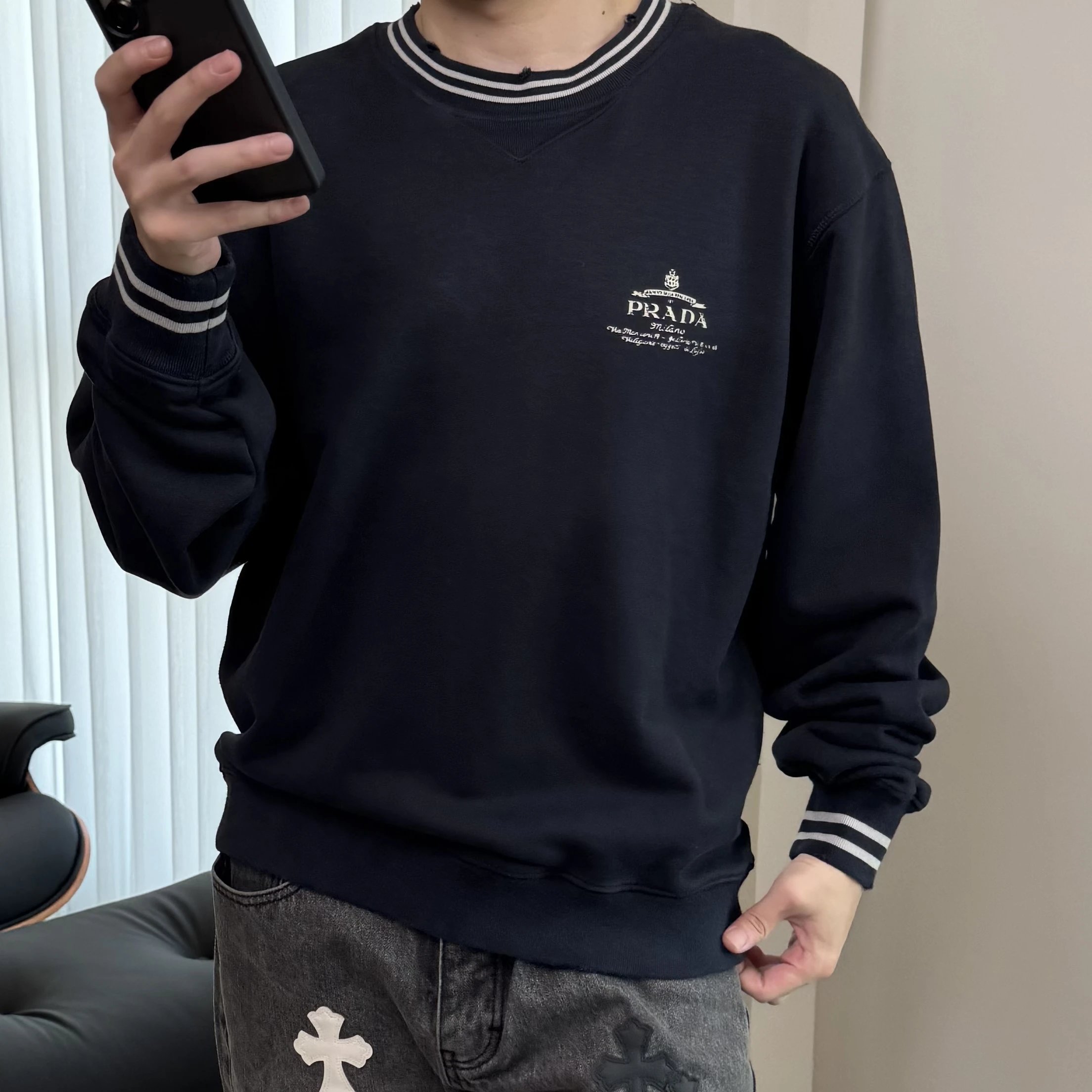 RD-C261 · Washed Black Crewneck Sweatshirt showcase view 5