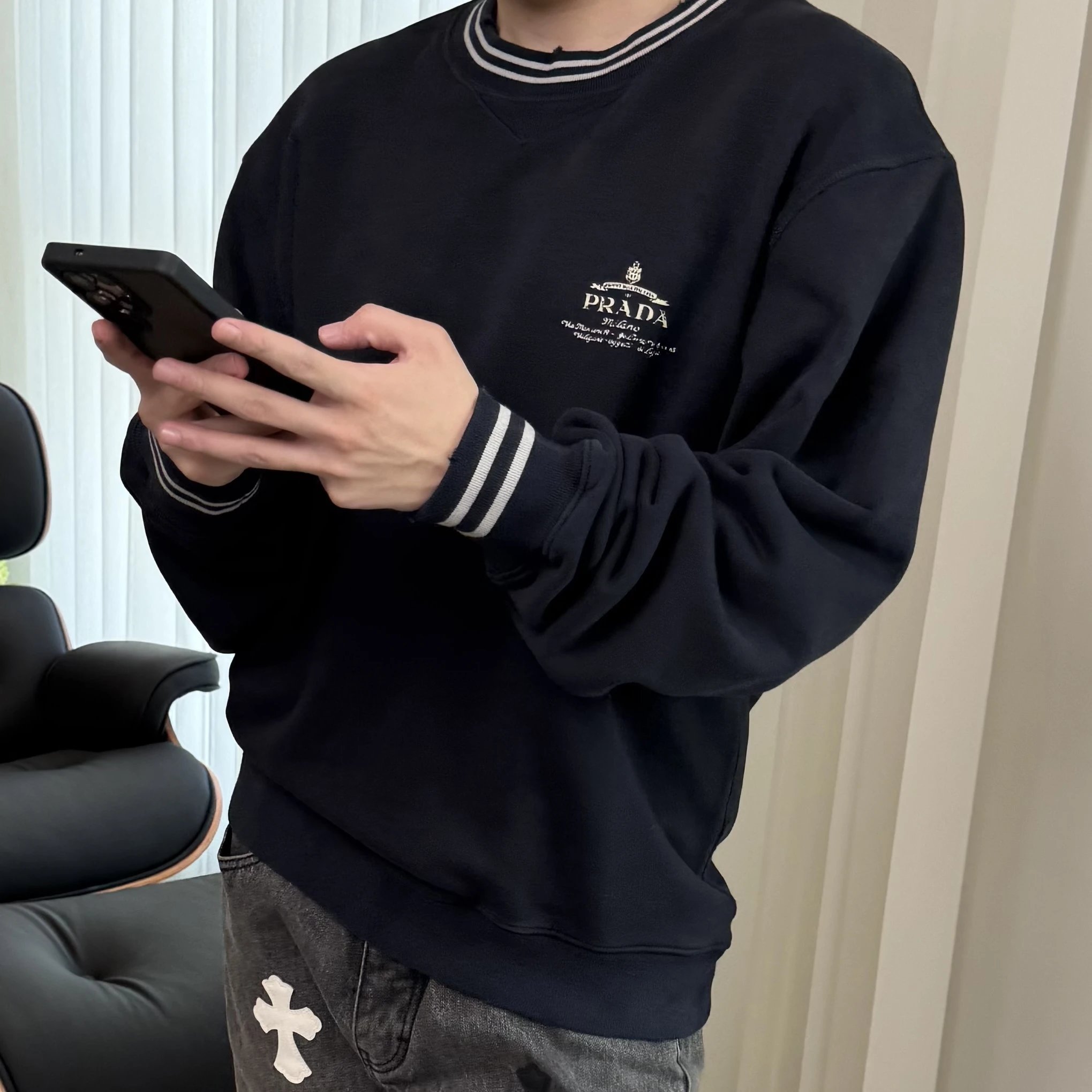 RD-C261 · Washed Black Crewneck Sweatshirt showcase view 6