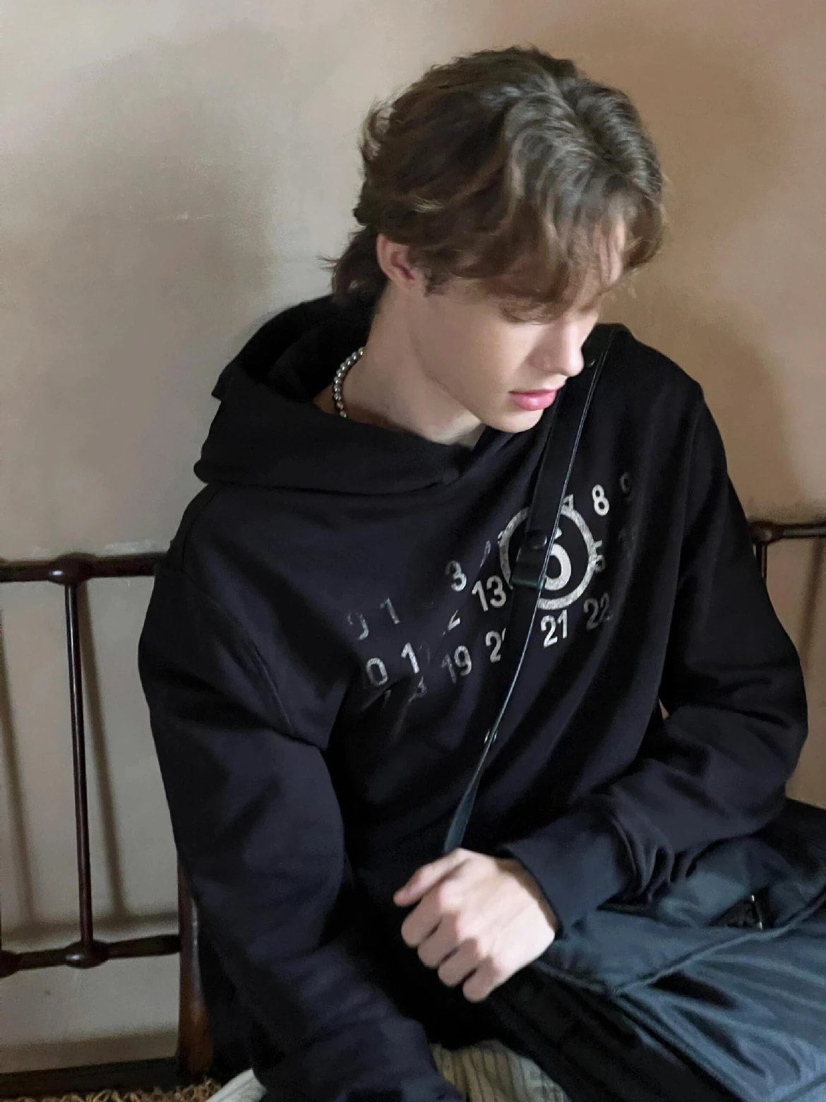 RD-C262 · Number-Graphic Distressed Hoodie showcase view 2