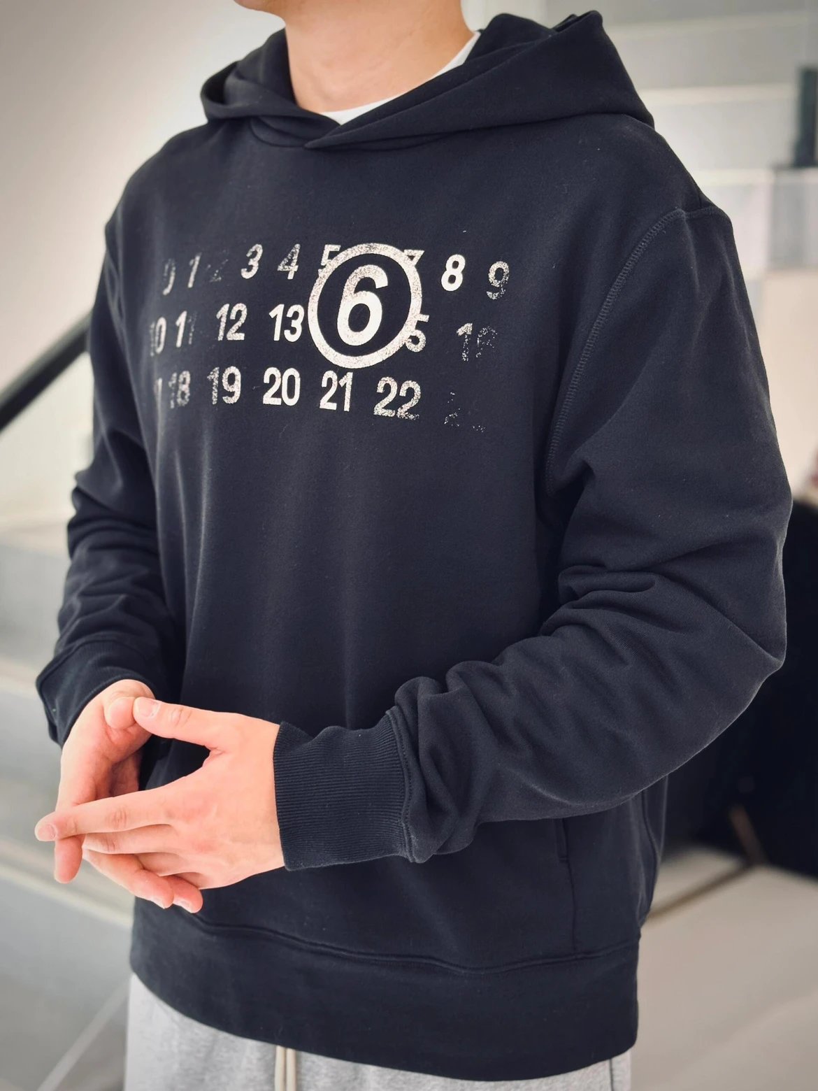 RD-C262 · Number-Graphic Distressed Hoodie showcase view 3