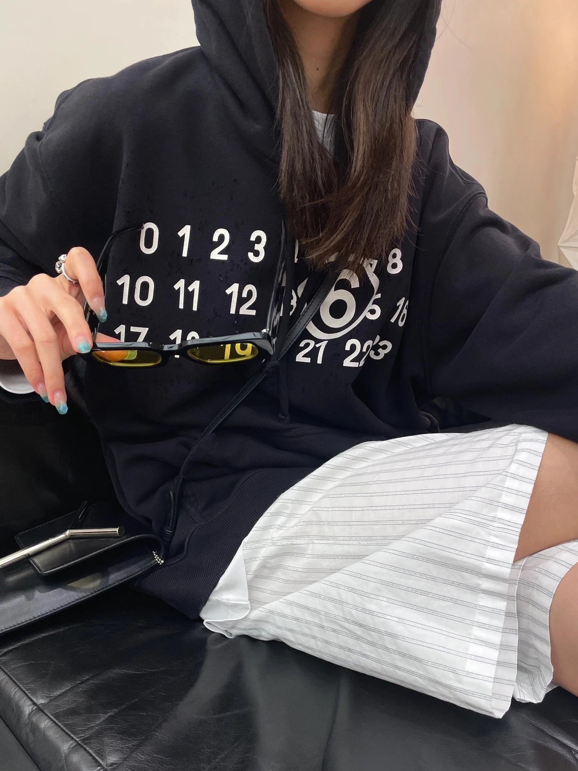 RD-C262 · Number-Graphic Distressed Hoodie showcase view 6