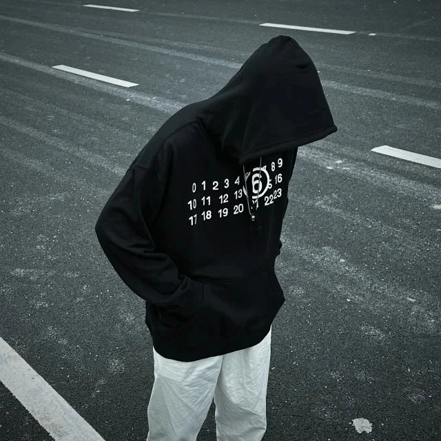 RD-C262 · Number-Graphic Distressed Hoodie showcase view 12