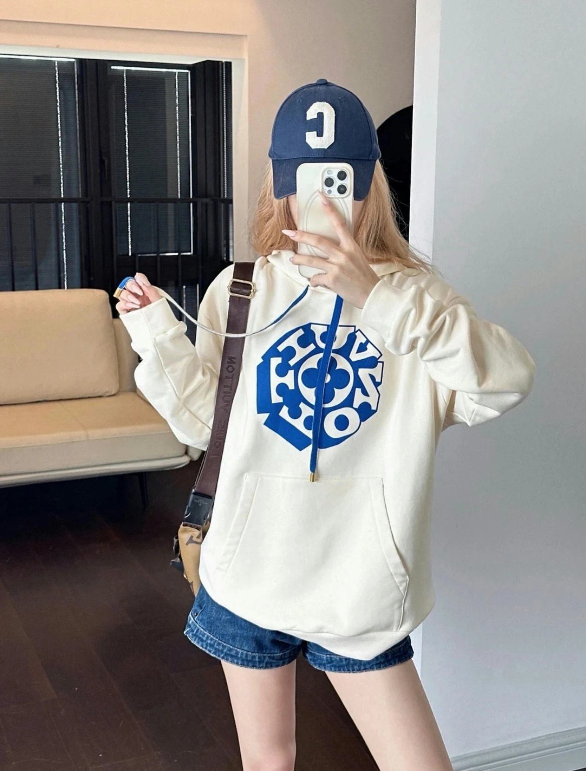 RD-C263 · Graphic Hoodie showcase view 7