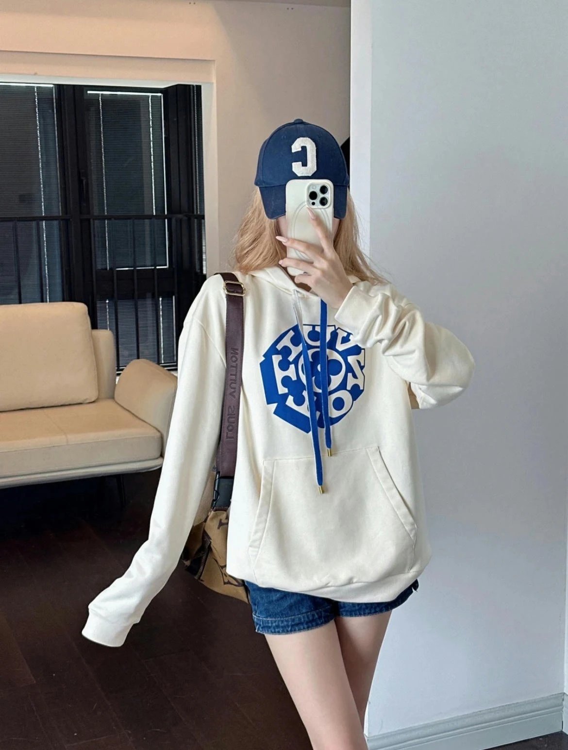 RD-C263 · Graphic Hoodie showcase view 8