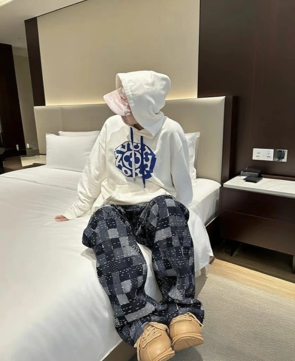 RD-C263 · Graphic Hoodie showcase view 10