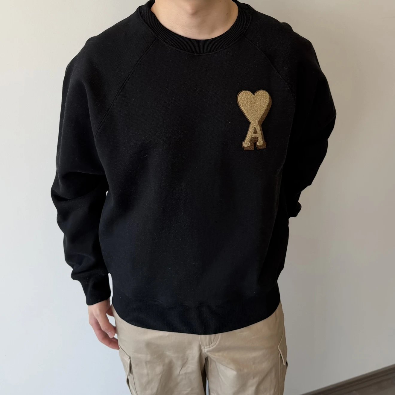 RD-C264 · Towel-Embroidered Heart Crewneck Sweatshirt showcase view 2