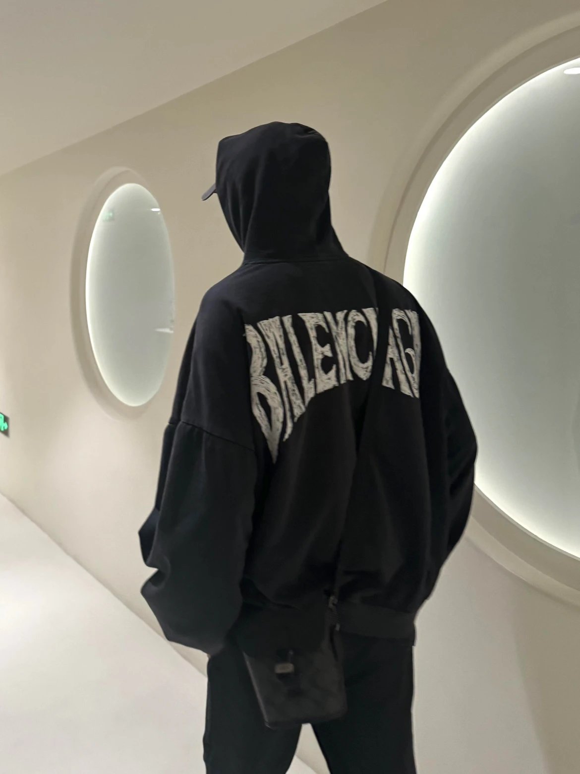 RD-C265 · Graphic Hooded Sweatshirt showcase view 8
