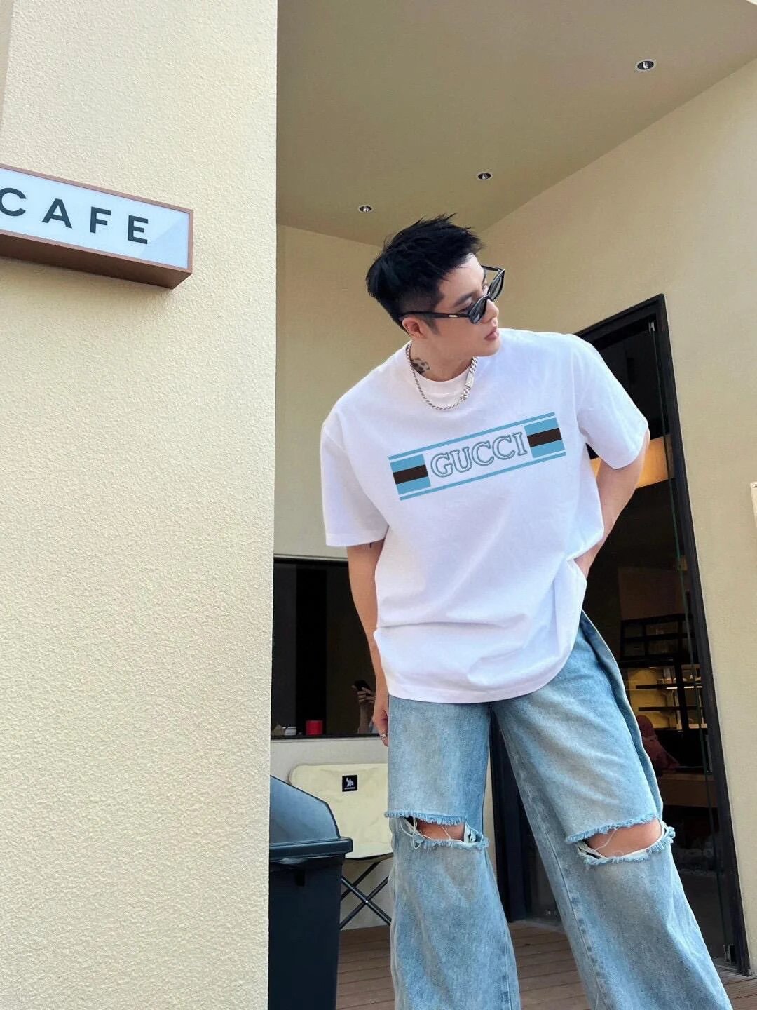 RD-C091 · Graphic Knit-Cotton T-Shirt in White showcase view 4