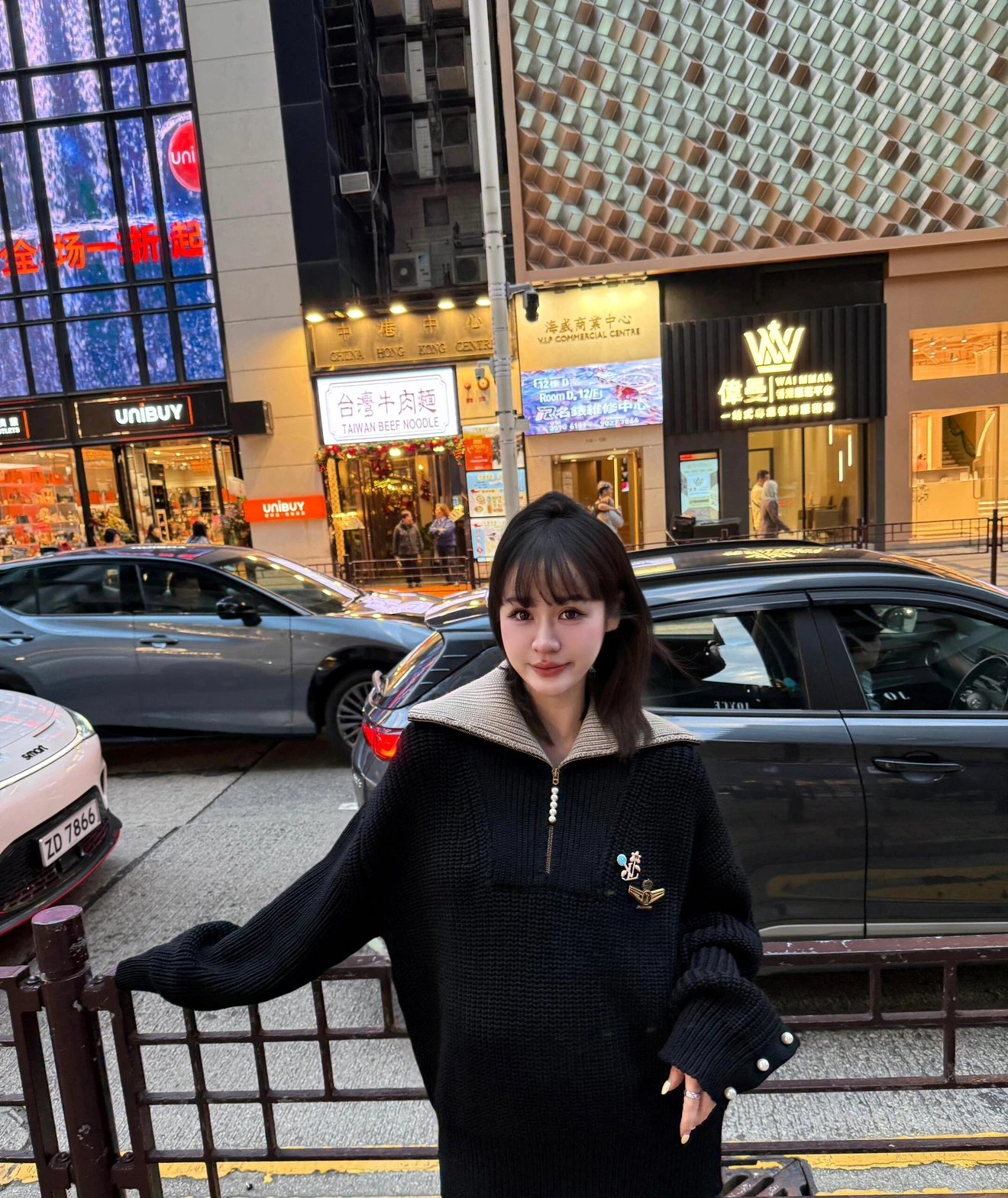 RD-C369 · Mercerized Wool Half-Zip Pearl Sweater showcase view 4