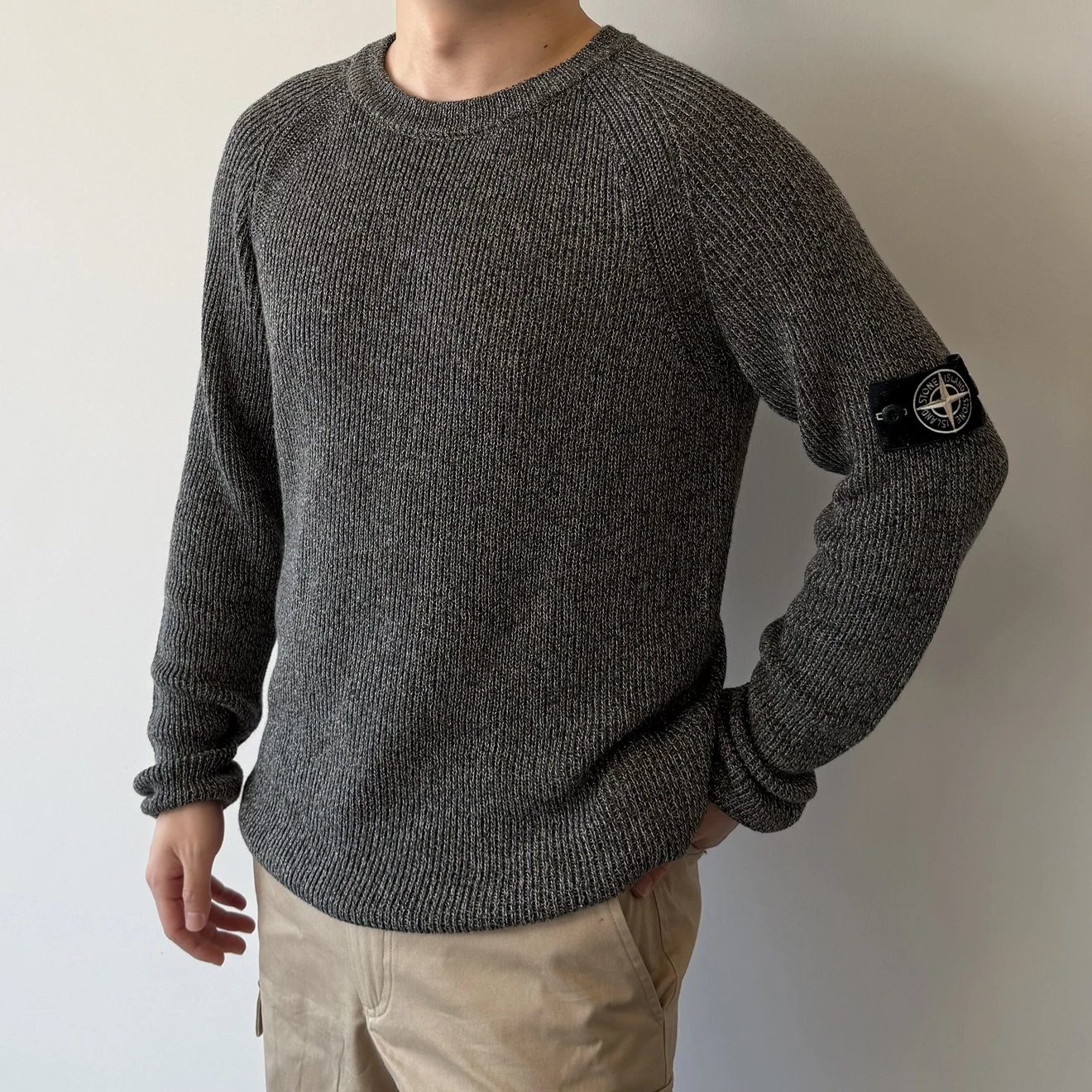 RD-C370 · Reflective Marl Crewneck Sweater showcase view 1