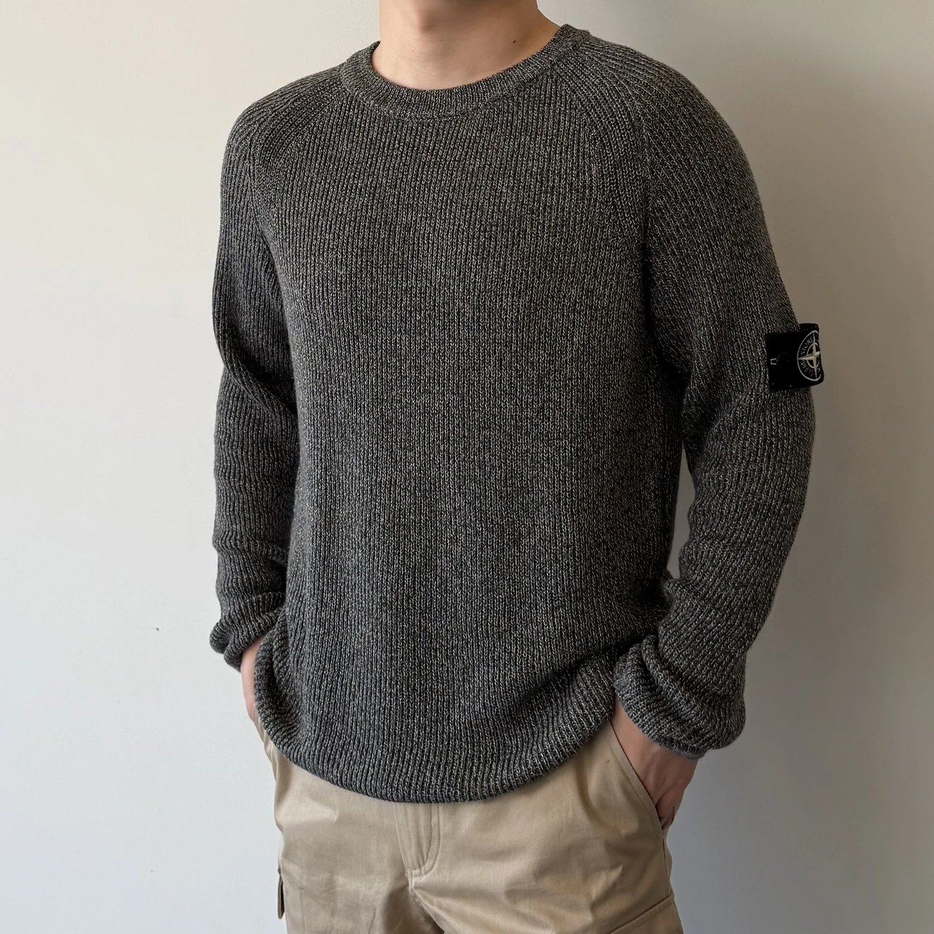 RD-C370 · Reflective Marl Crewneck Sweater showcase view 3