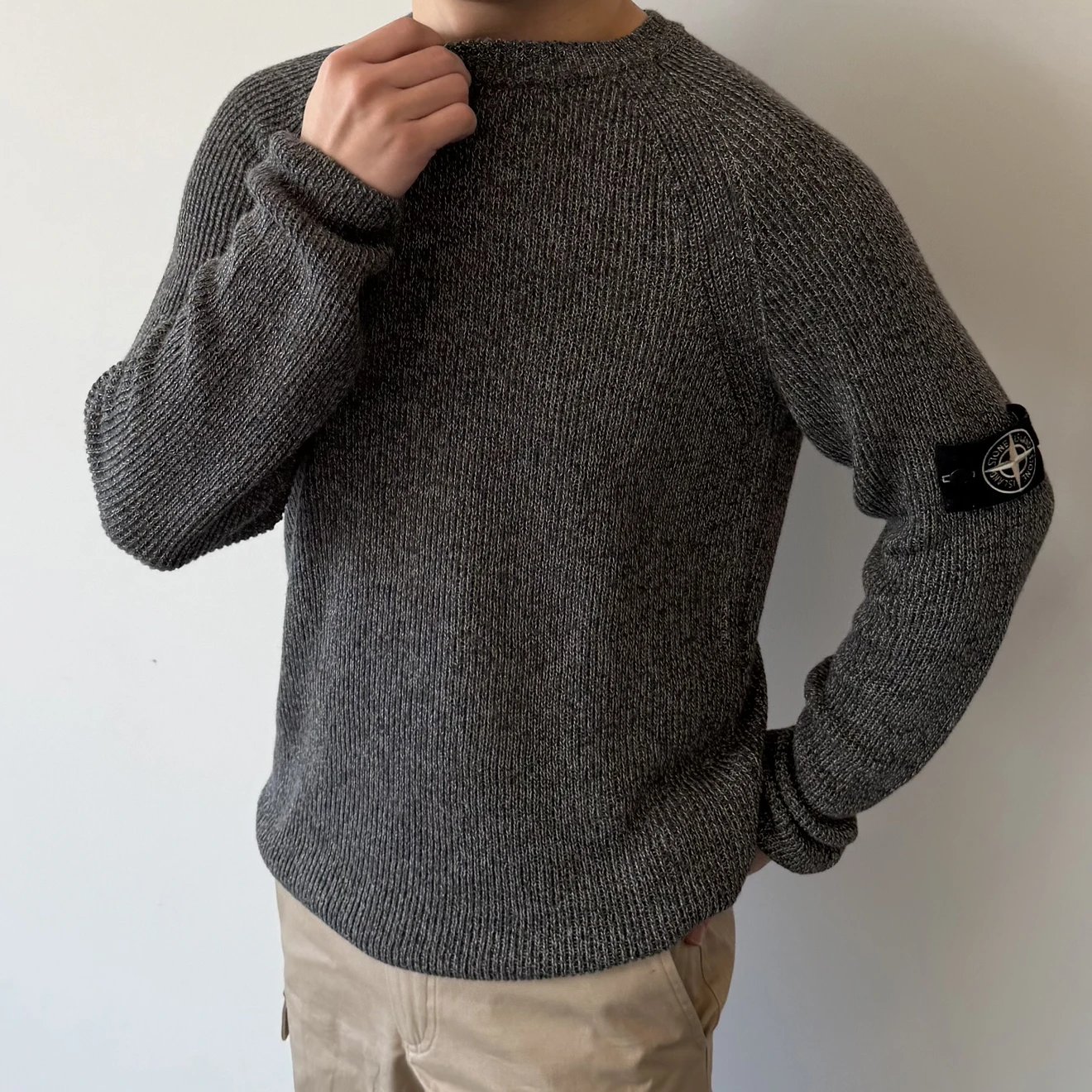 RD-C370 · Reflective Marl Crewneck Sweater showcase view 5