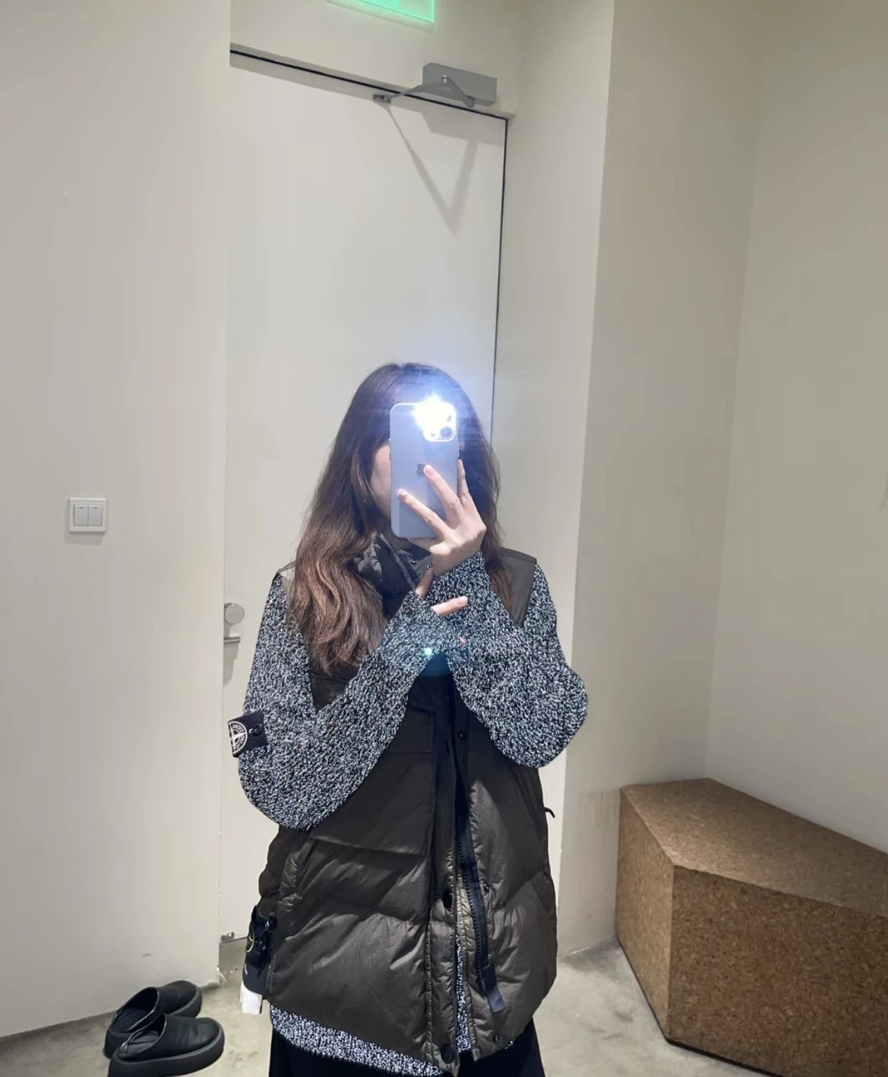 RD-C370 · Reflective Marl Crewneck Sweater showcase view 12