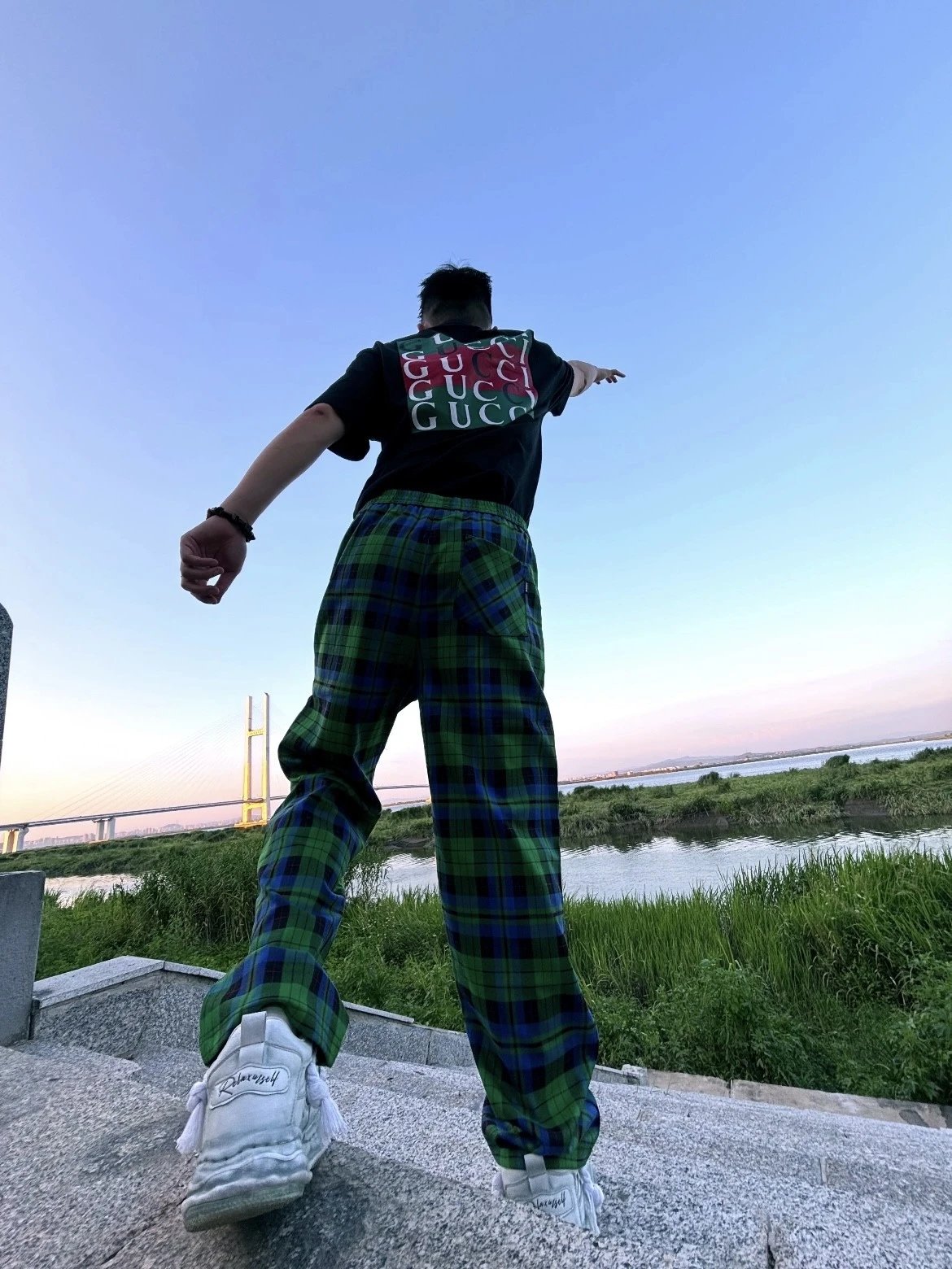 RD-C090 · Relaxed Letter-Print Crewneck T-Shirt showcase view 11