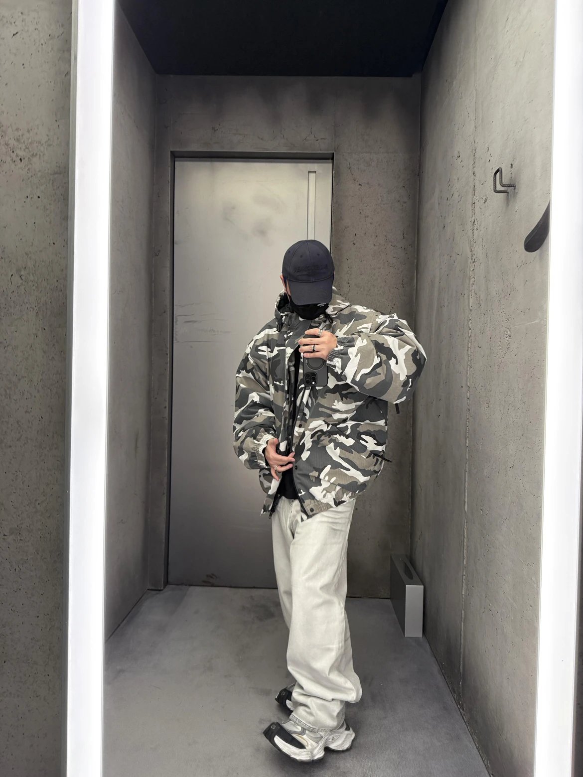RD-C227 · Camouflage Ski Jacket with Snow Skirt showcase view 6