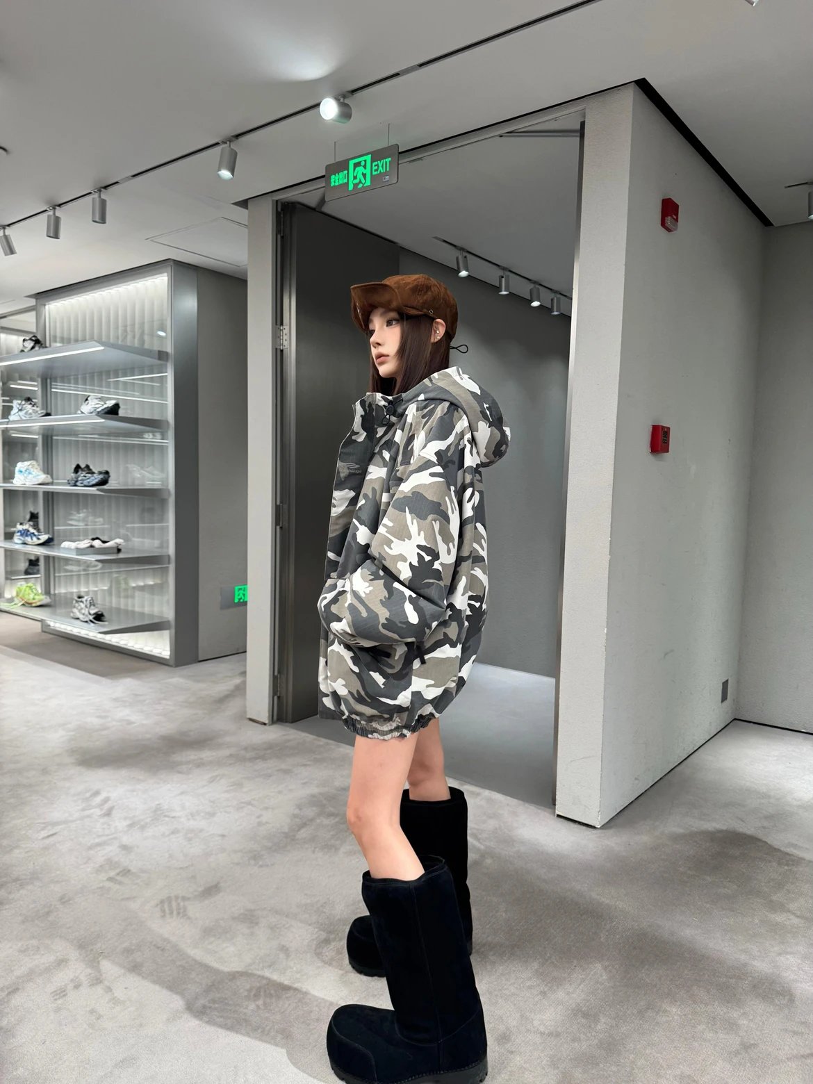 RD-C227 · Camouflage Ski Jacket with Snow Skirt showcase view 8