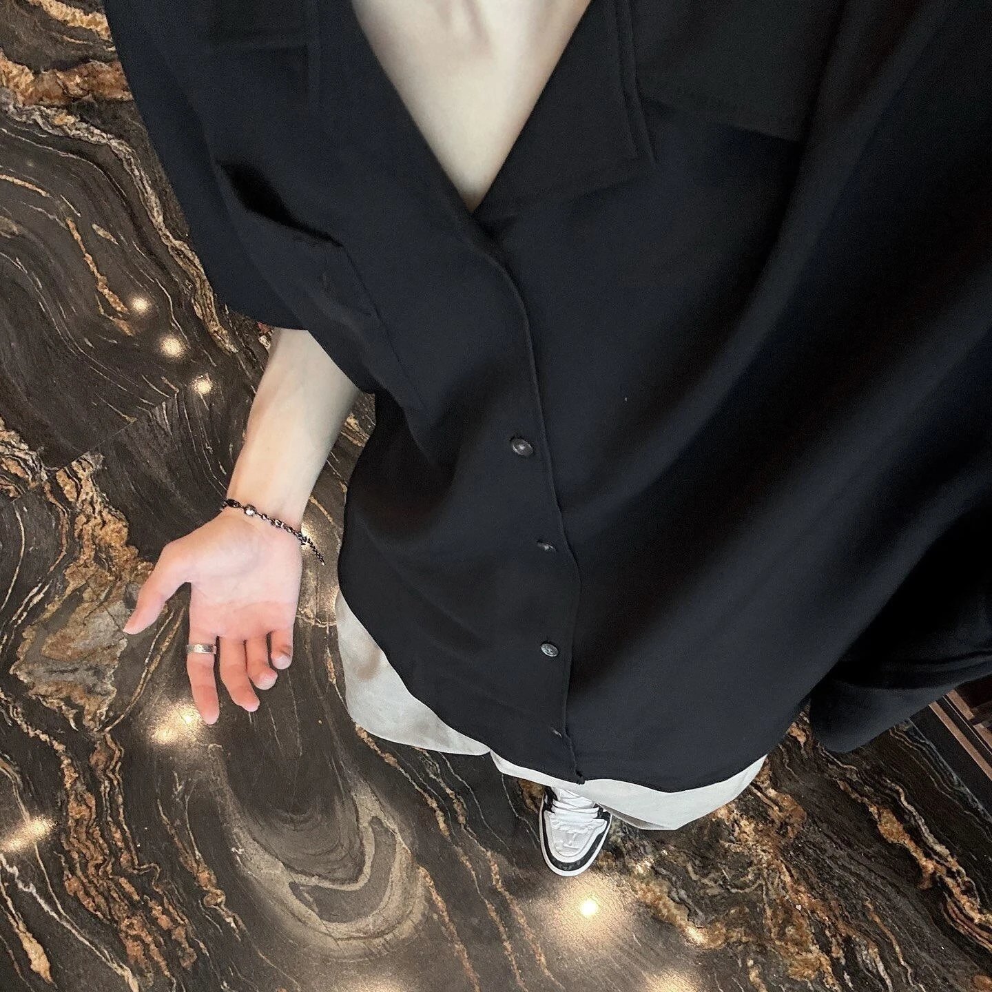 RD-C146 · Black Relaxed-Fit Cuban-Collar Shirt showcase view 2