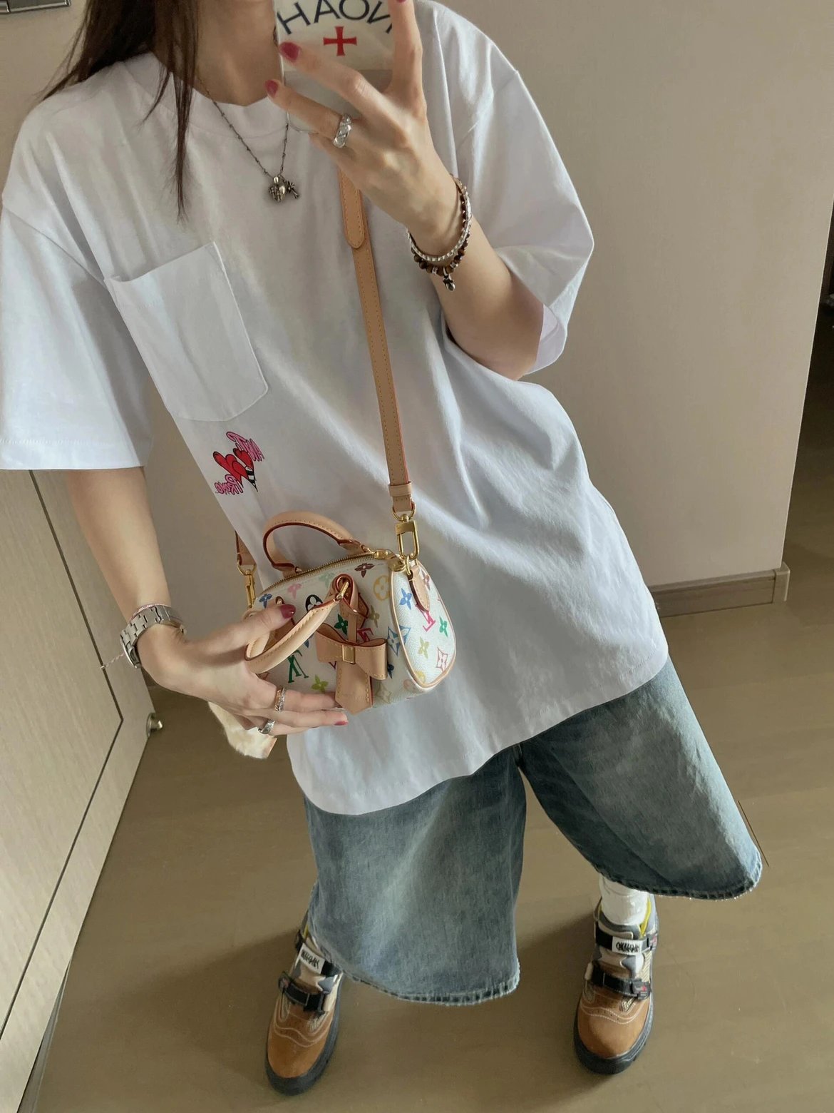 RD-C150 · Graphic Crew-Neck T-Shirt – White showcase view 5