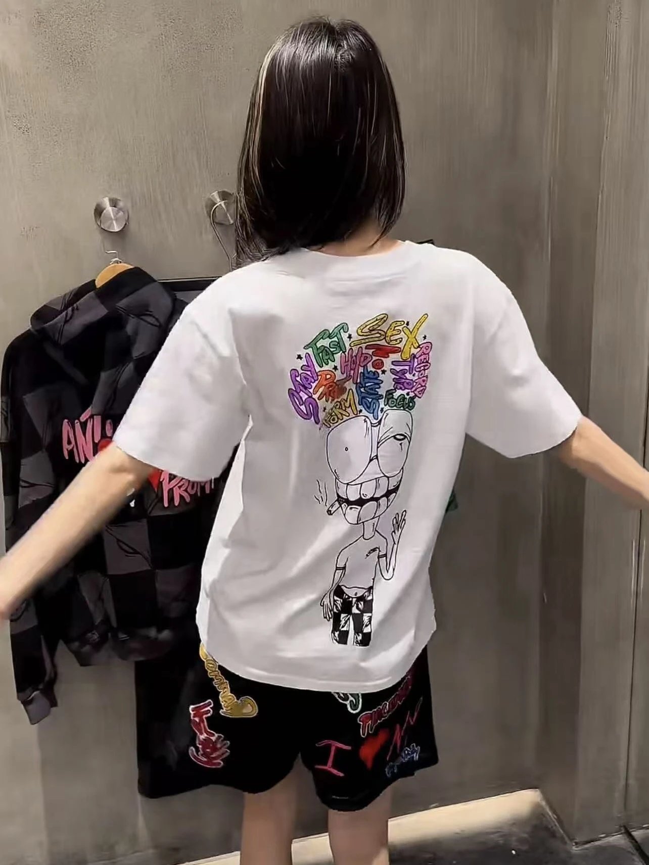 RD-C150 · Graphic Crew-Neck T-Shirt – White showcase view 7