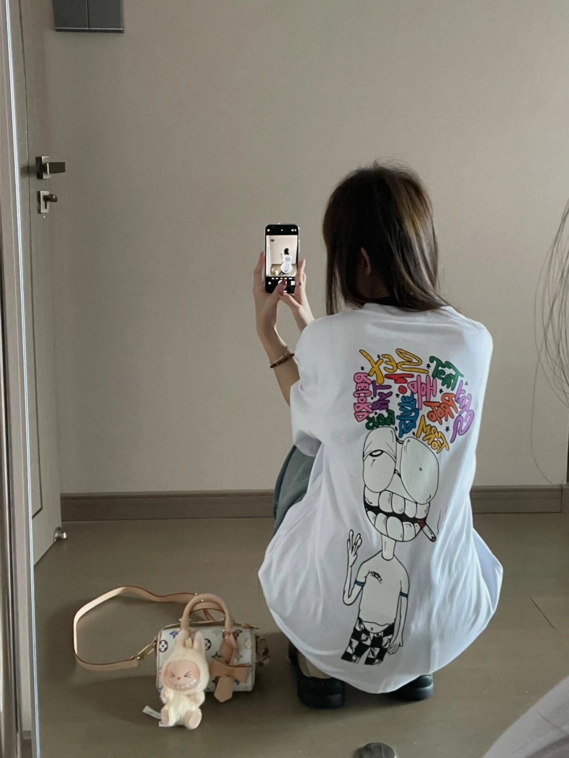 RD-C150 · Graphic Crew-Neck T-Shirt – White showcase view 8