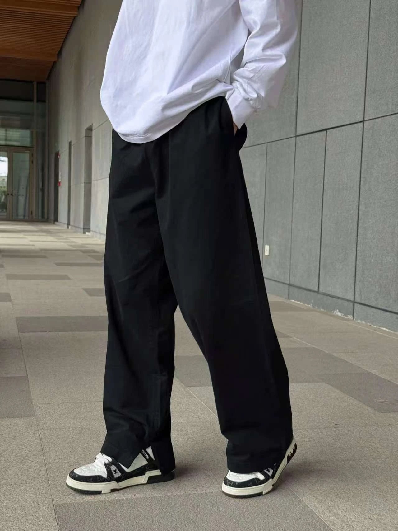 RD-C416 · Leather-Label Cotton Wide-Leg Trousers showcase view 4