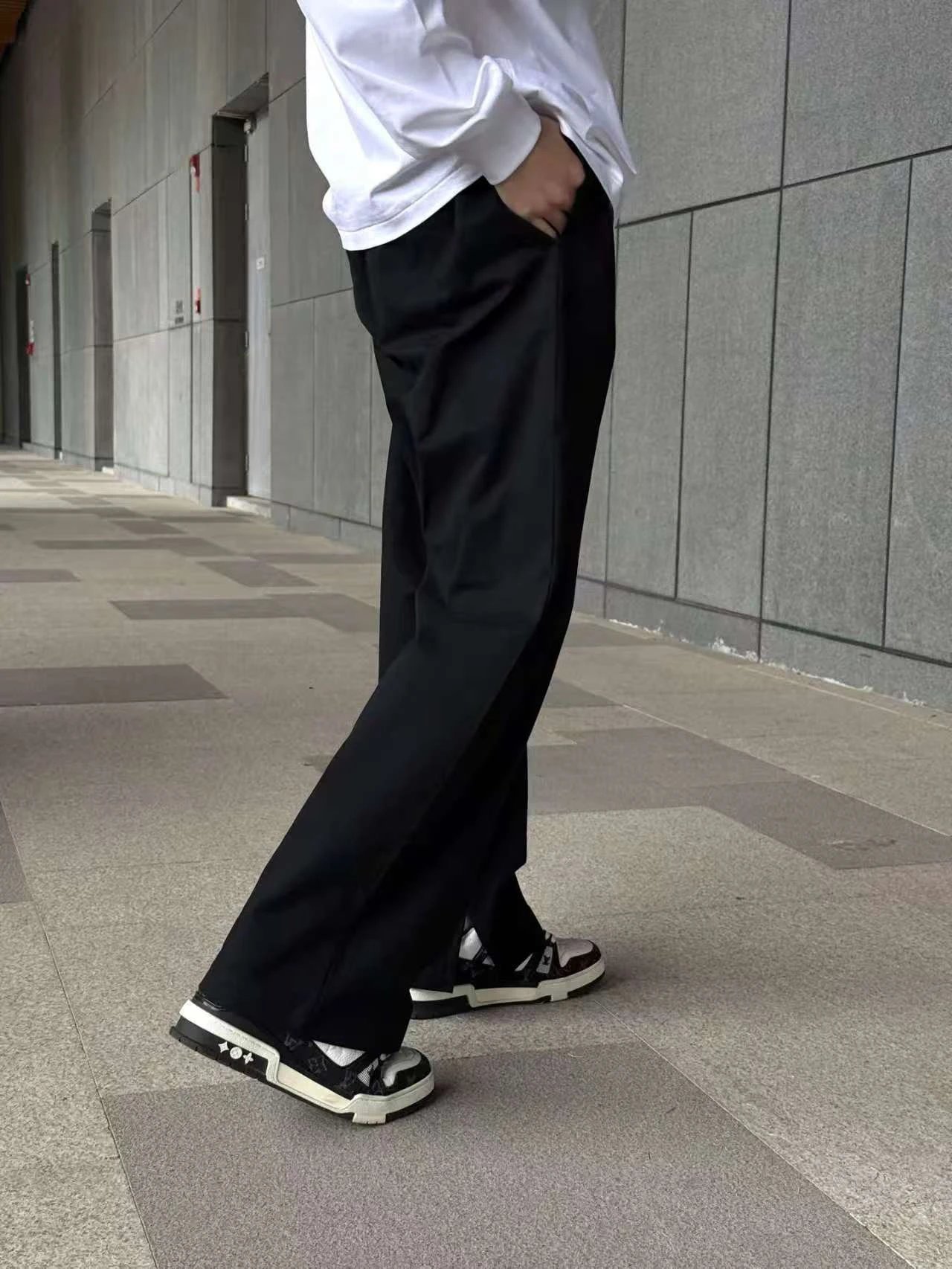 RD-C416 · Leather-Label Cotton Wide-Leg Trousers showcase view 5