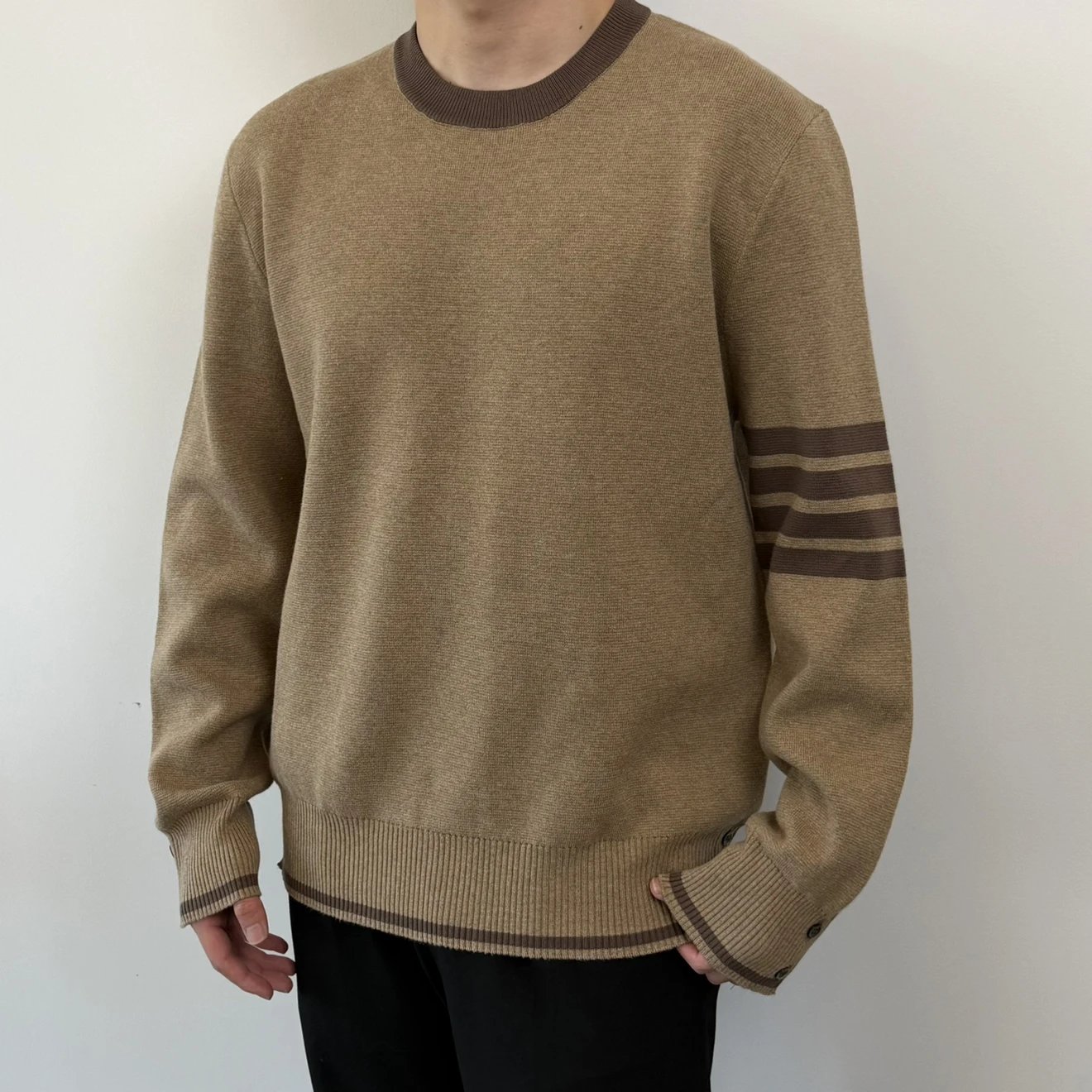 RD-C371 · Contrast-Trim Crewneck Sweater showcase view 2