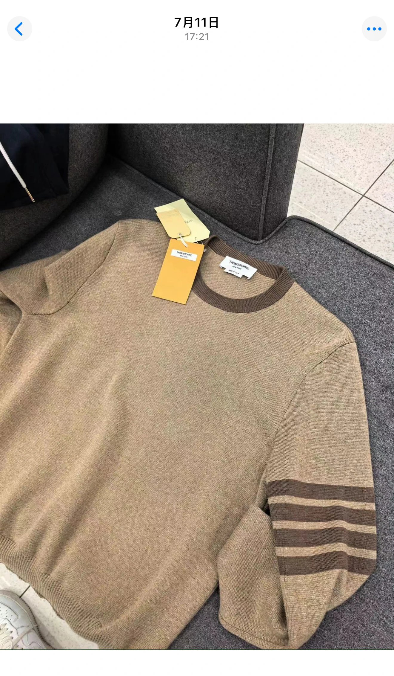 RD-C371 · Contrast-Trim Crewneck Sweater showcase view 10