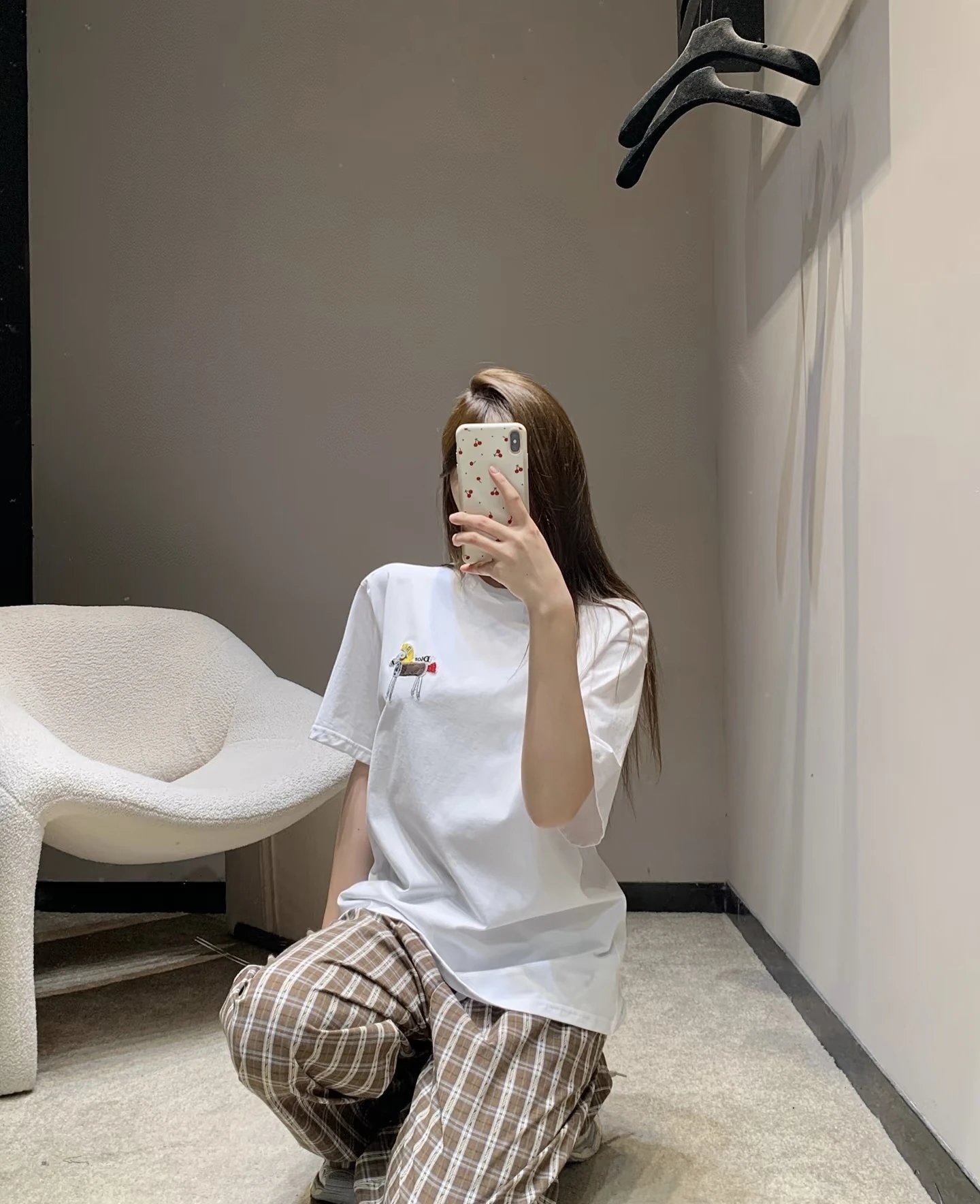 RD-C155 · Pony Embroidered Relaxed Cotton T-Shirt showcase view 19