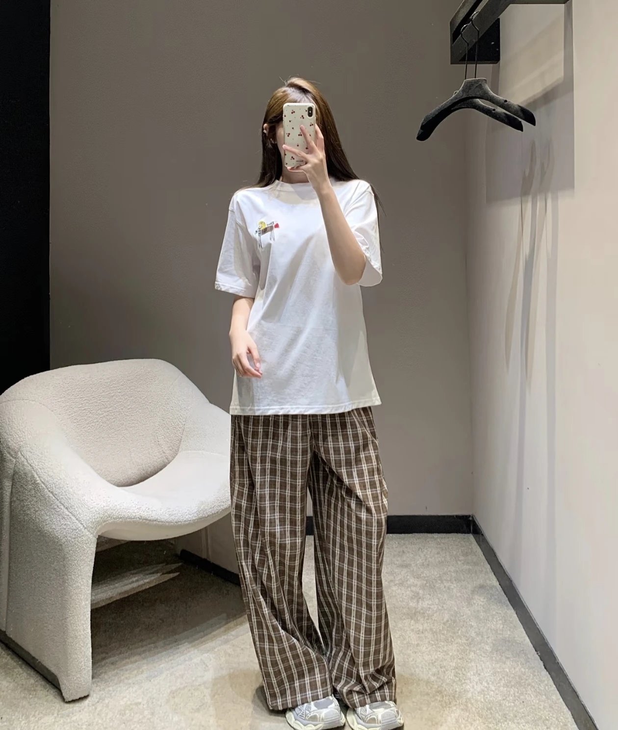 RD-C155 · Pony Embroidered Relaxed Cotton T-Shirt showcase view 20