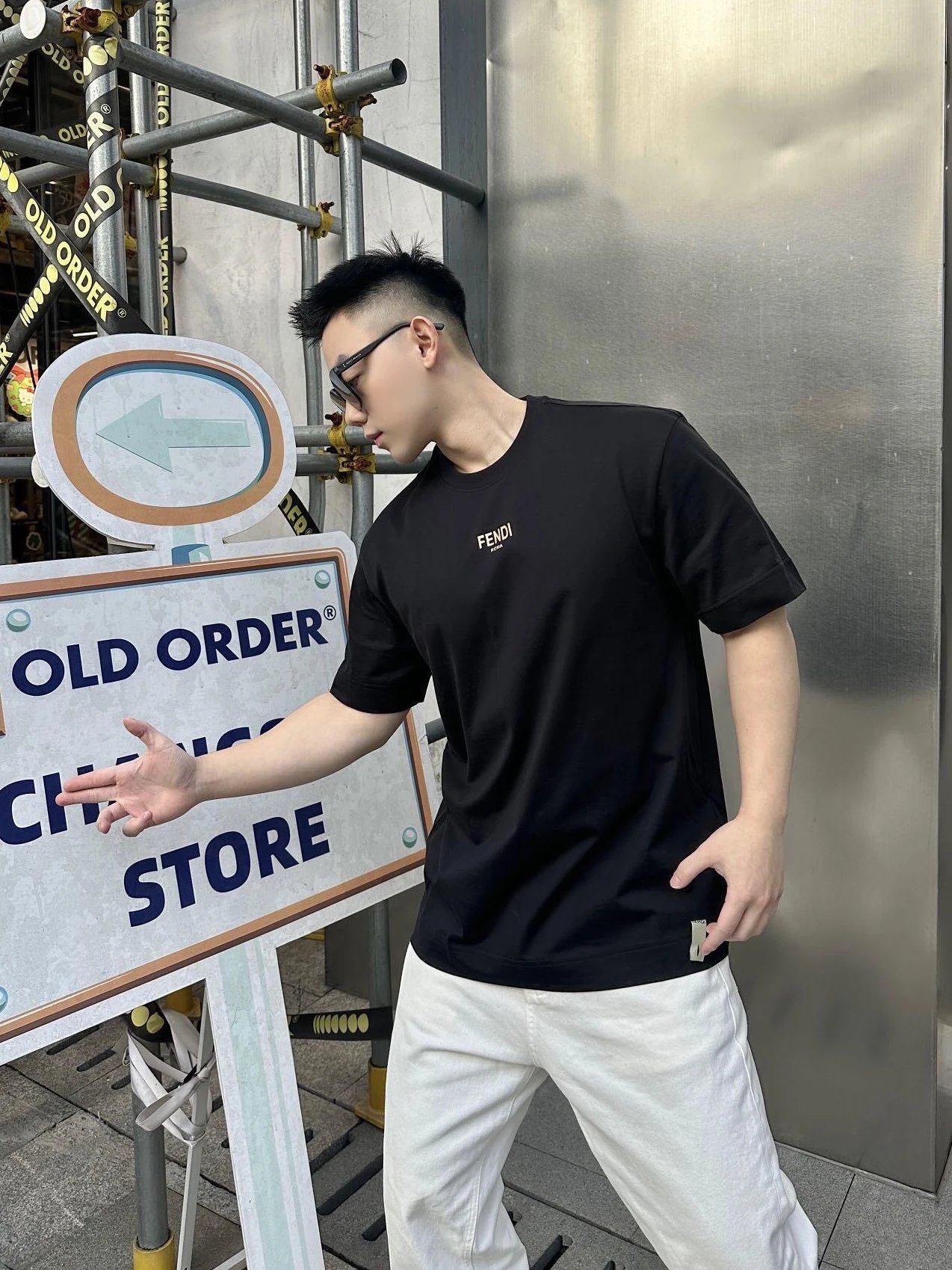 RD-C158 · Gold Logo Relaxed-Fit T-Shirt showcase view 2