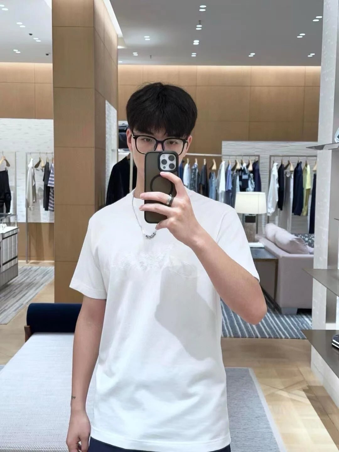 RD-C160 · Embroidered T-Shirt showcase view 4