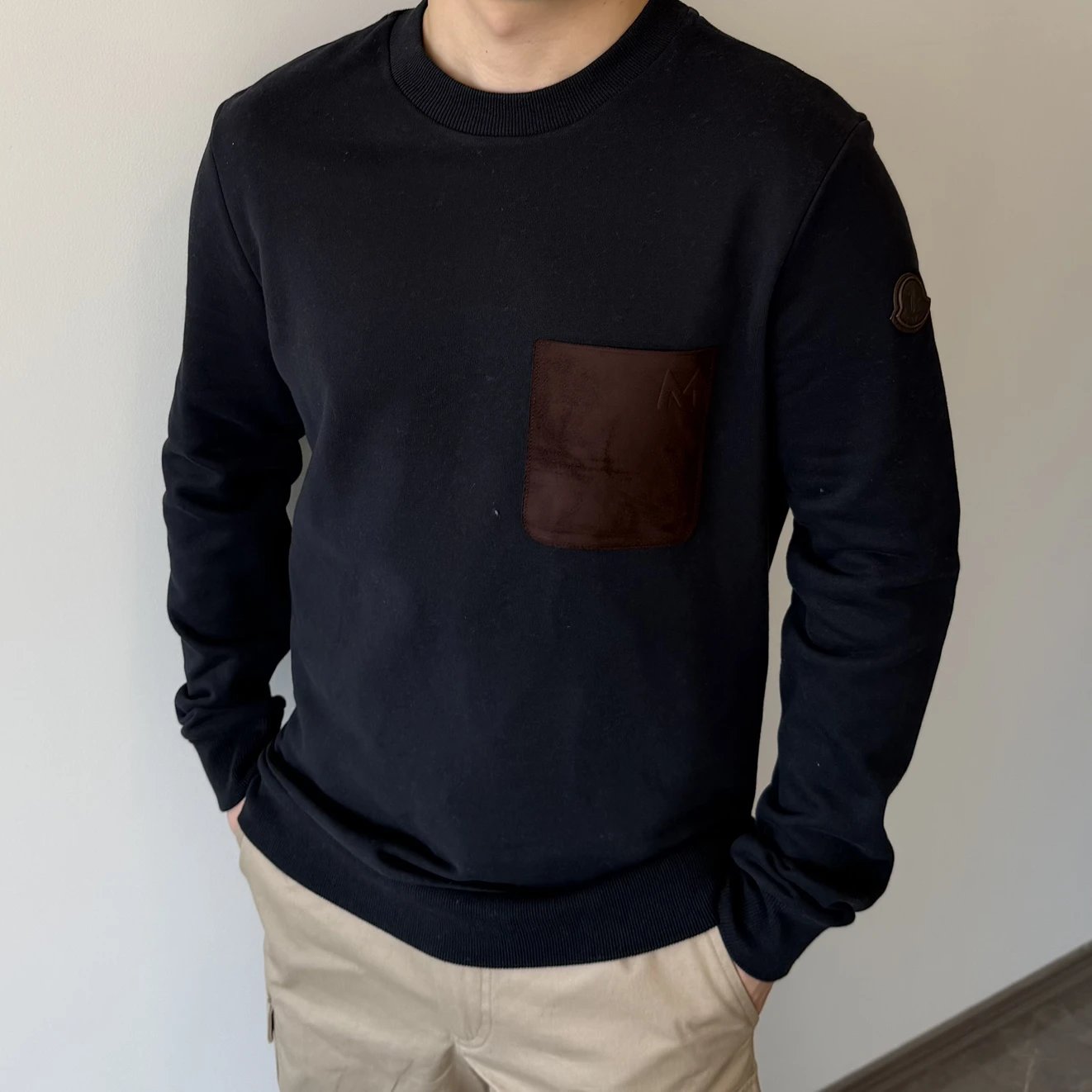 RD-C267 · Navy Suede-Pocket Crewneck Sweatshirt showcase view 1