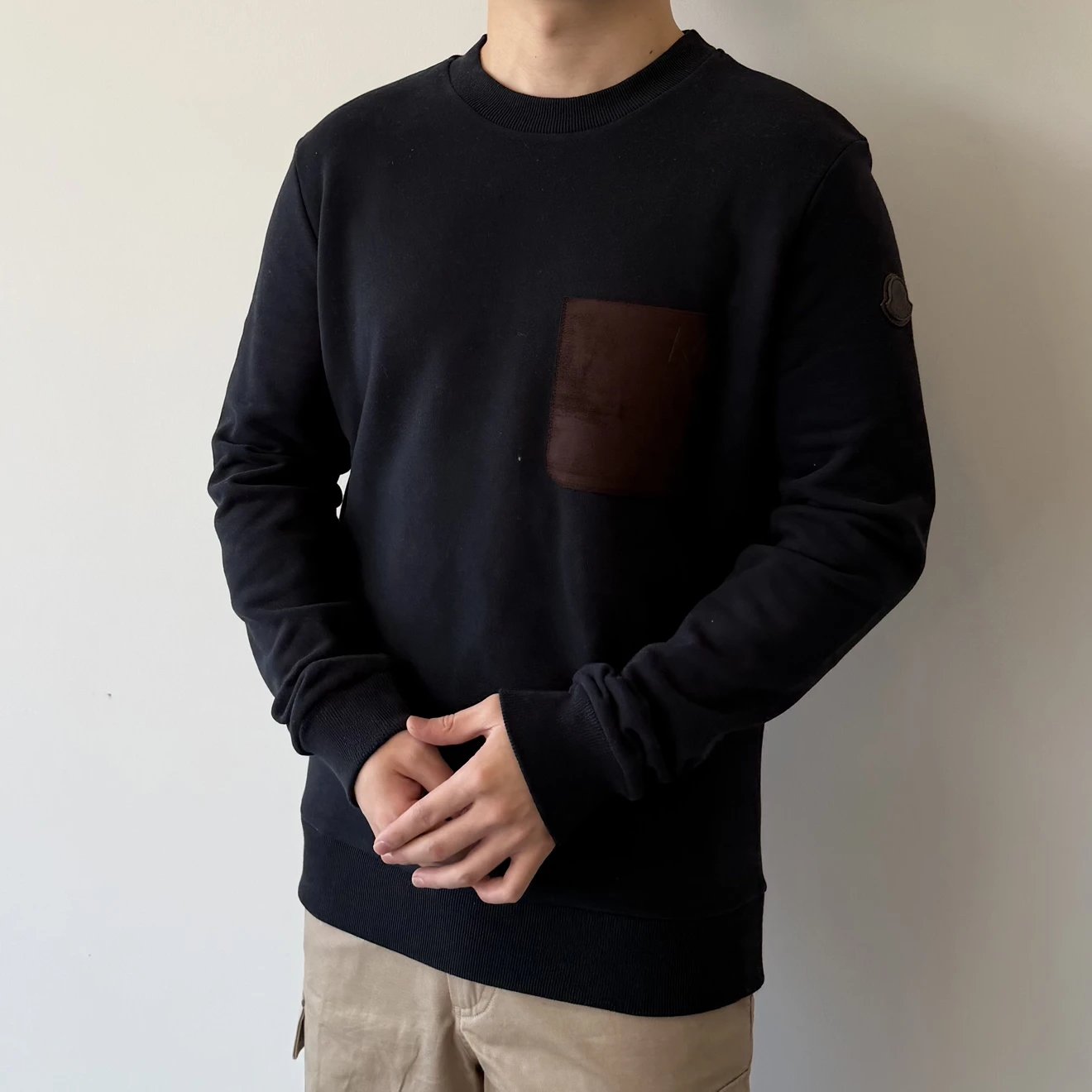 RD-C267 · Navy Suede-Pocket Crewneck Sweatshirt showcase view 3