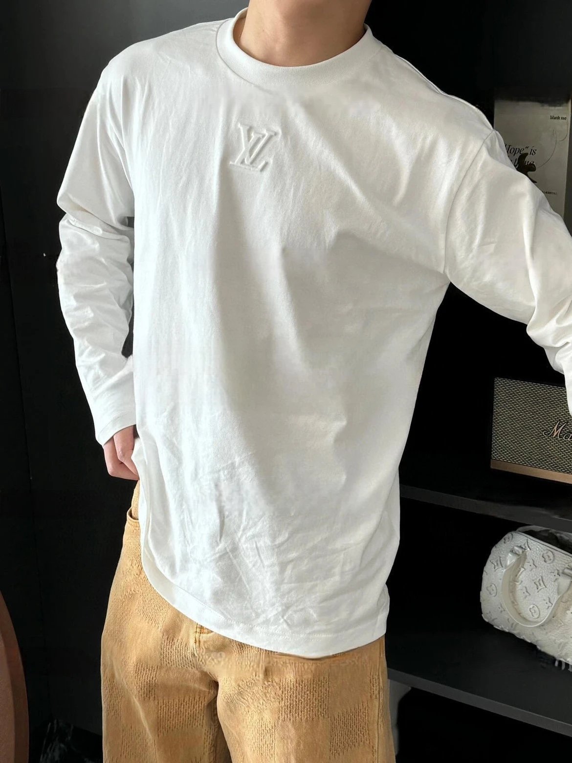 RD-C398 · Embossed Logo Crewneck Long-Sleeve T-Shirt showcase view 2