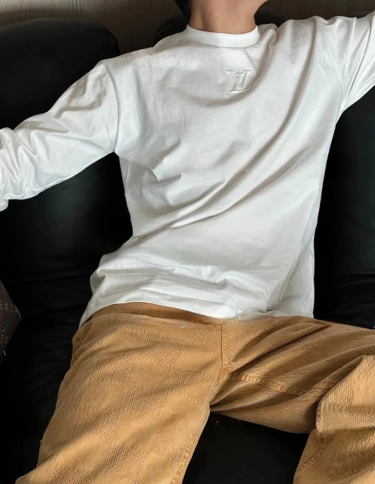 RD-C398 · Embossed Logo Crewneck Long-Sleeve T-Shirt showcase view 12