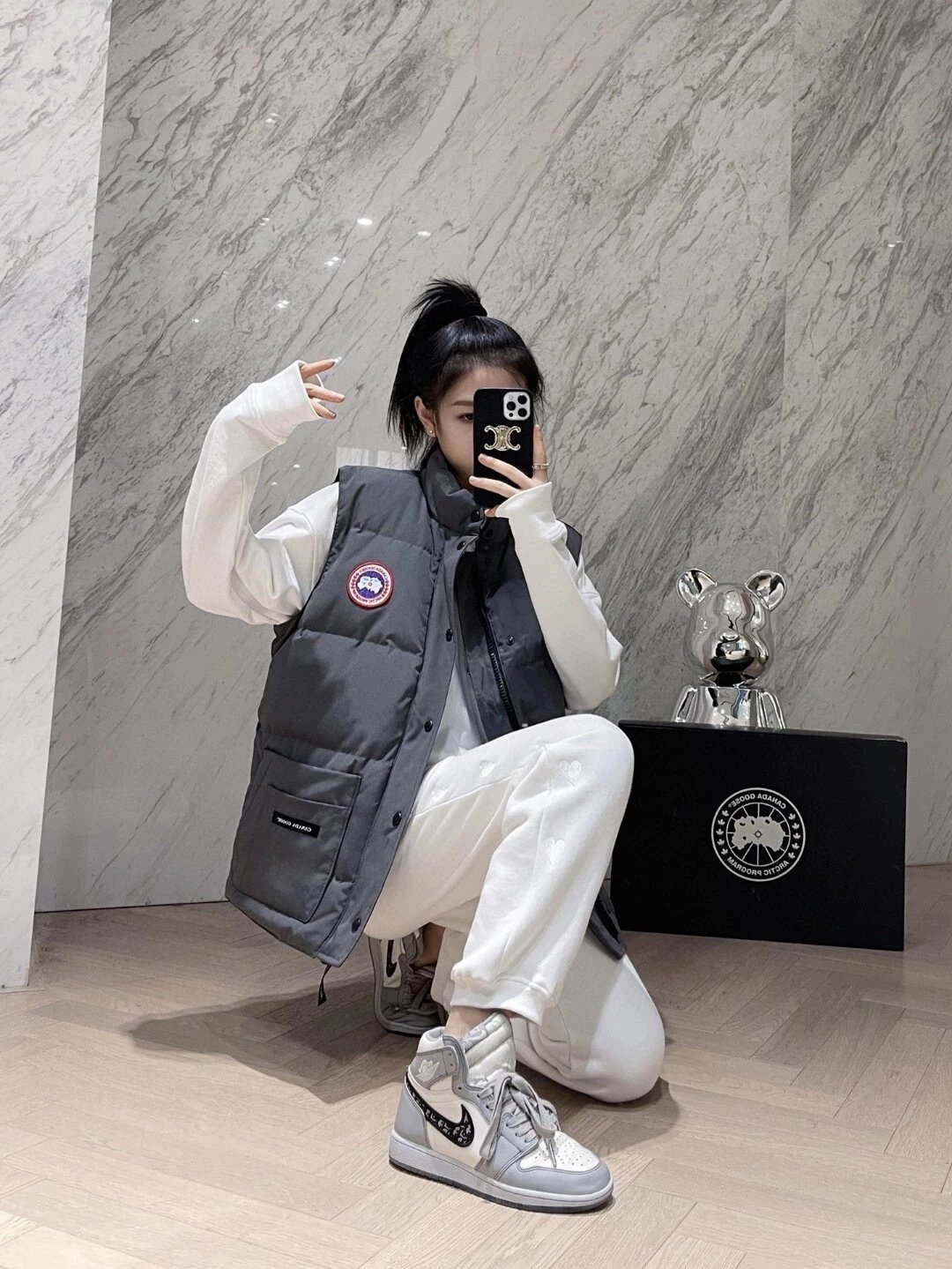 RD-C322 · Solid-Color Logo-Patch Puffer Vest showcase view 8