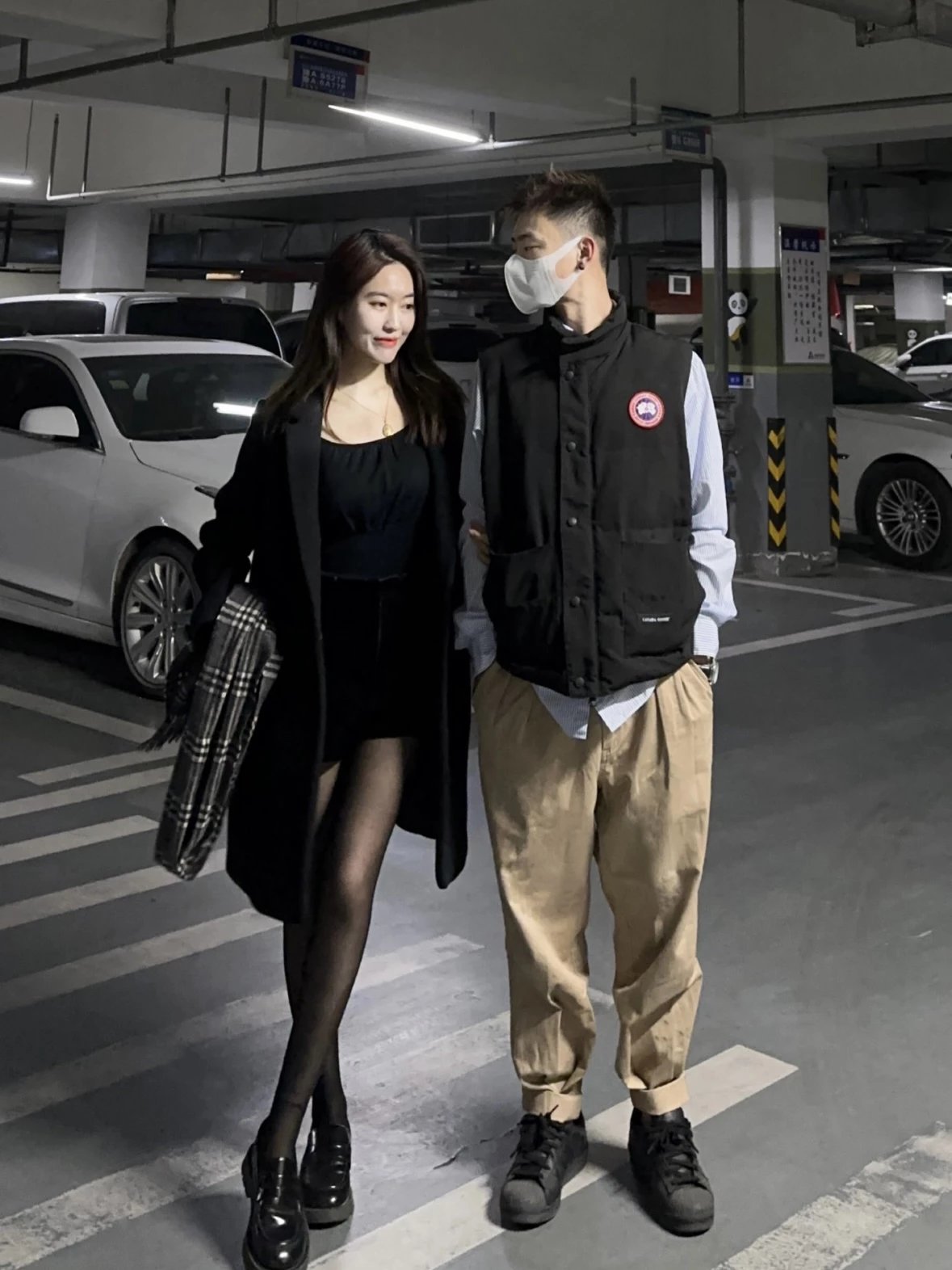 RD-C322 · Solid-Color Logo-Patch Puffer Vest showcase view 9