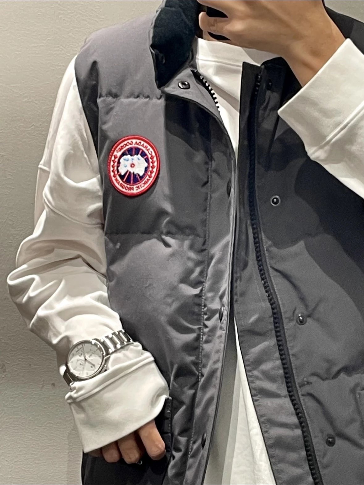 RD-C322 · Solid-Color Logo-Patch Puffer Vest showcase view 12